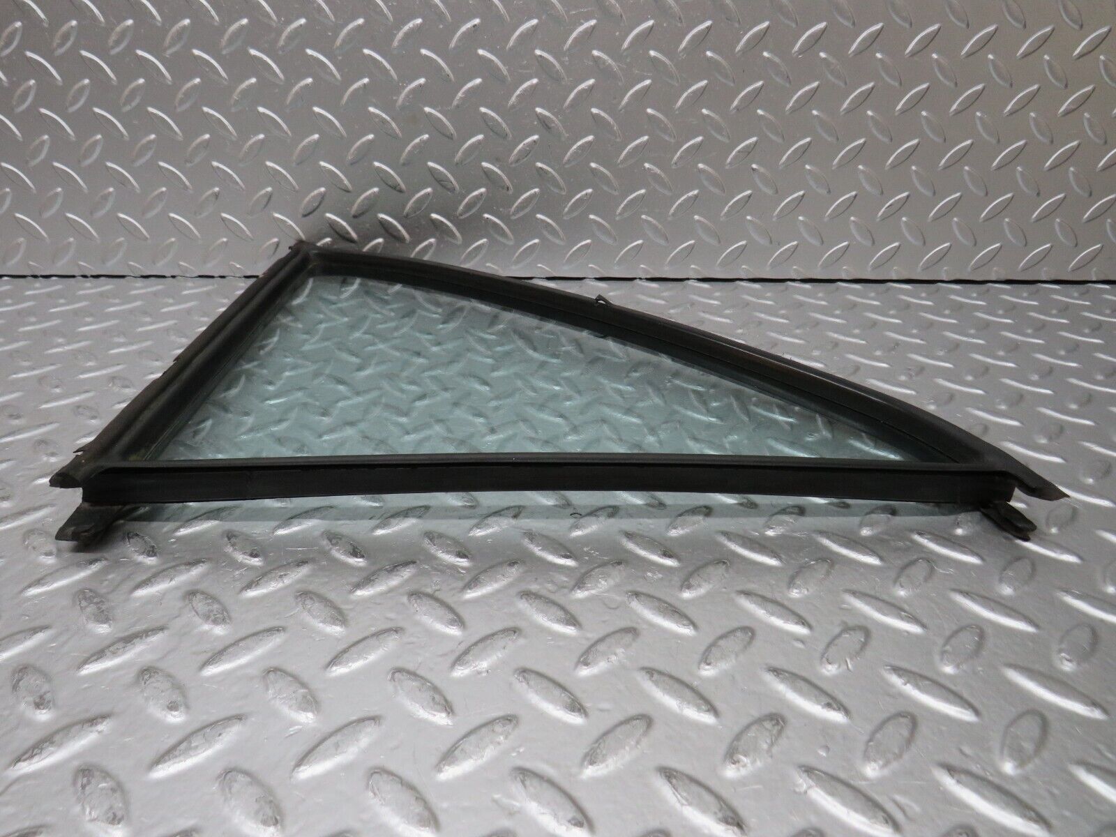 27891 Mercedes-Benz W123 280E Rear Right Quarter Window Glass