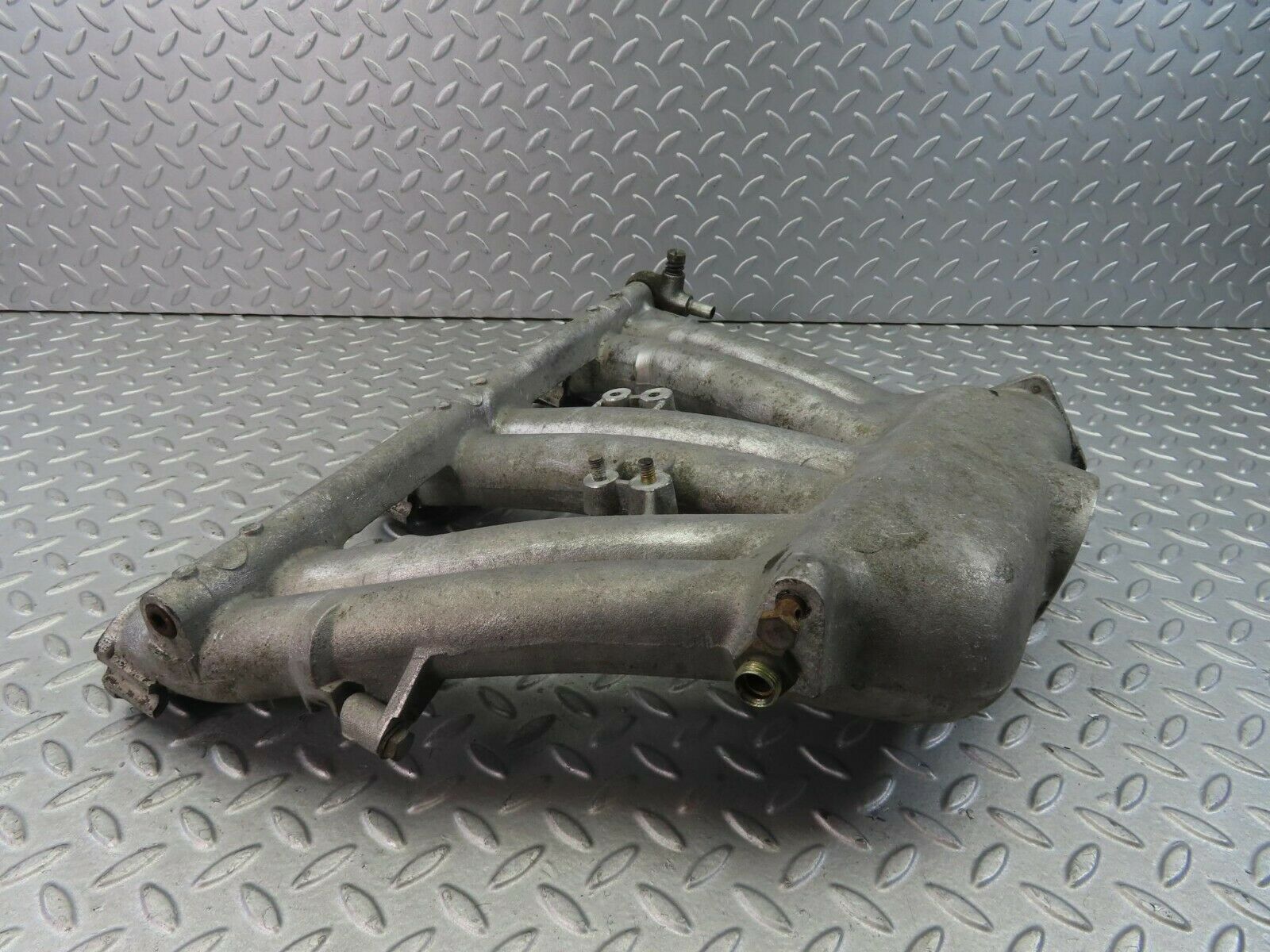 8682 Mercedes-Benz W108 Intake Manifold 1291410001