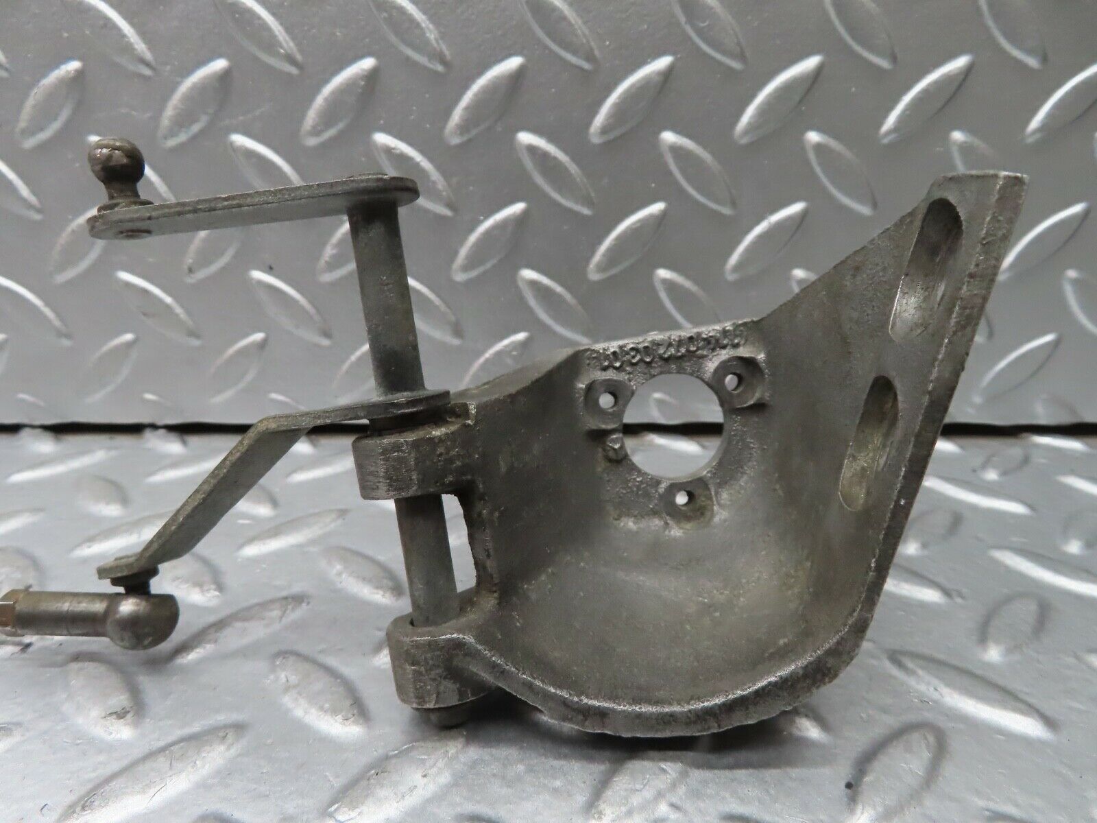 20999 Mercedes-Benz W114 250CE Coupe Throttle Linkage 1140720301