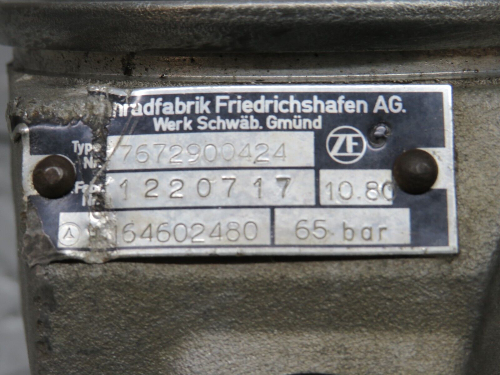 32886 Mercedes-Benz W123 300D Power Steering Pump 1164602480 7672900424