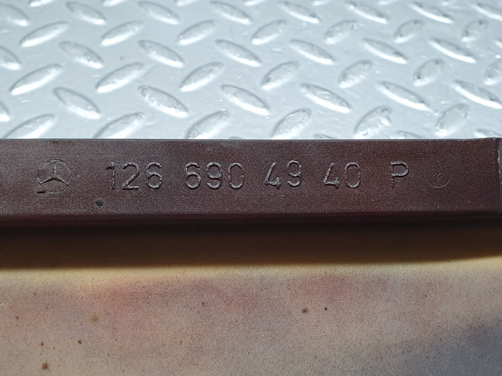 41225 Mercedes-Benz W126 300SE Side Skirt Left 1266904940 1266980330 1266980130