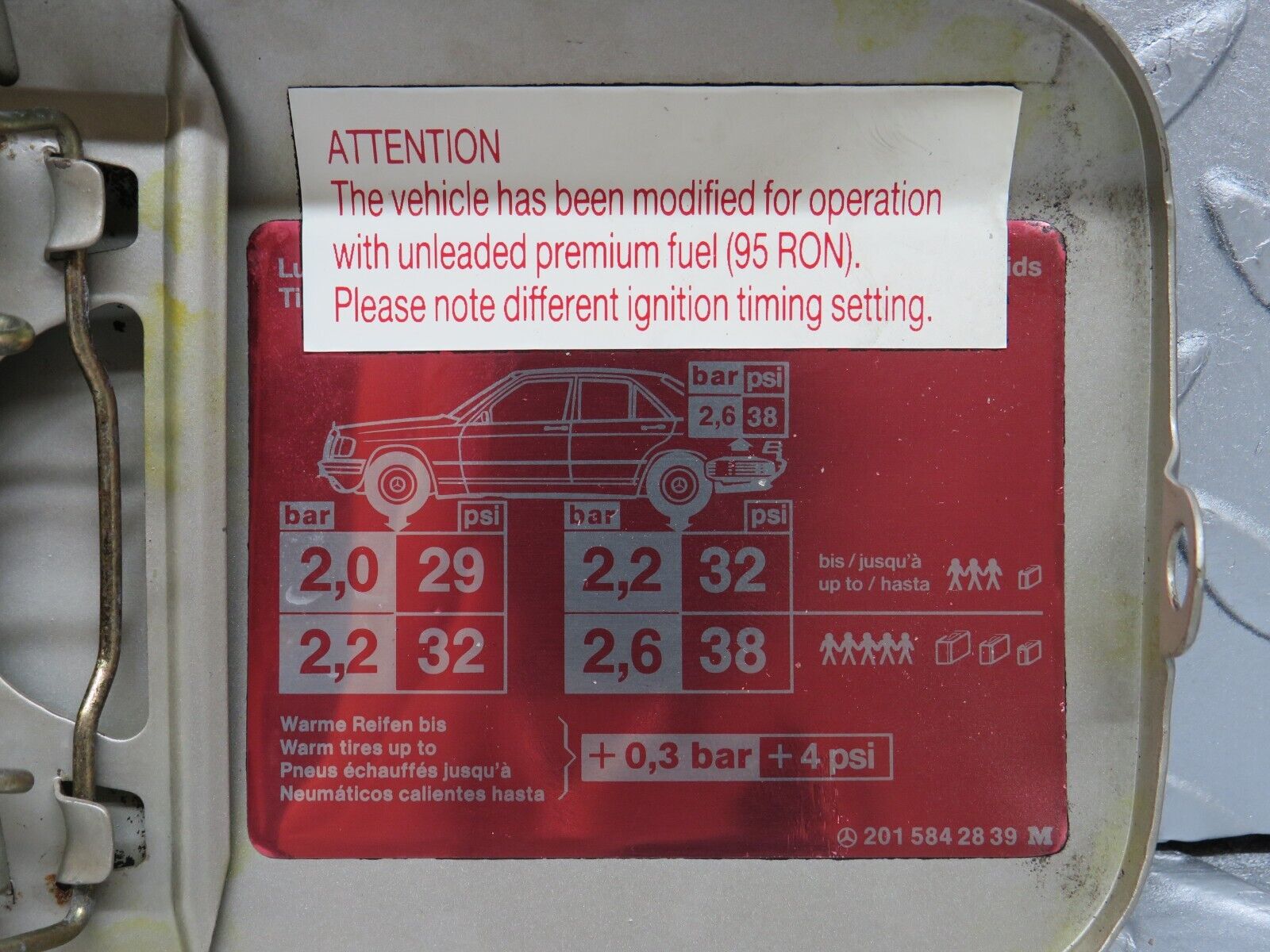 36548 Mercedes-Benz W201 190E 2.0L Fuel Tank Flap Cap 2015842839