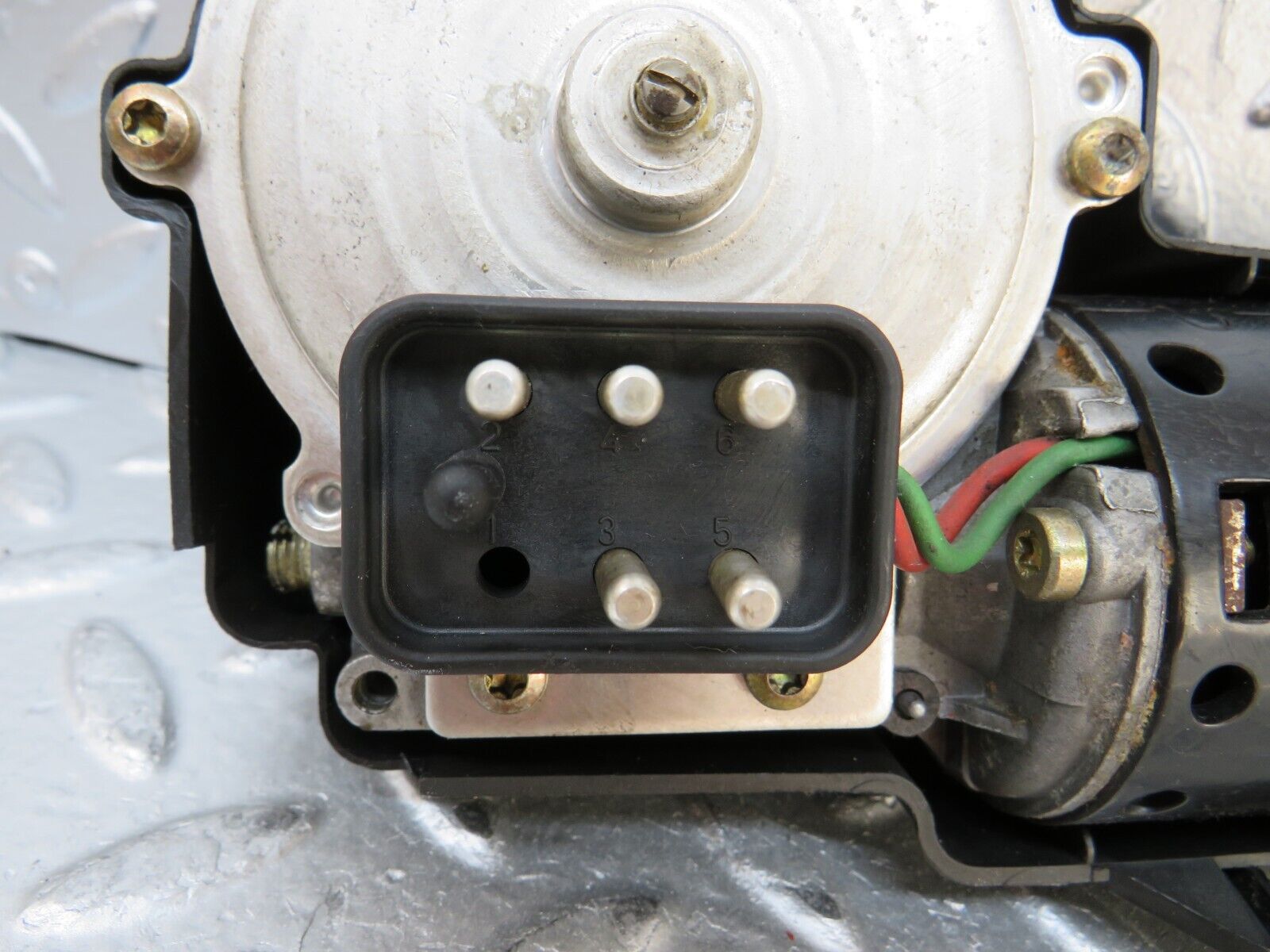 26694 Mercedes-Benz C124 220CE Coupe Wiper Motor Bosch 0390241410