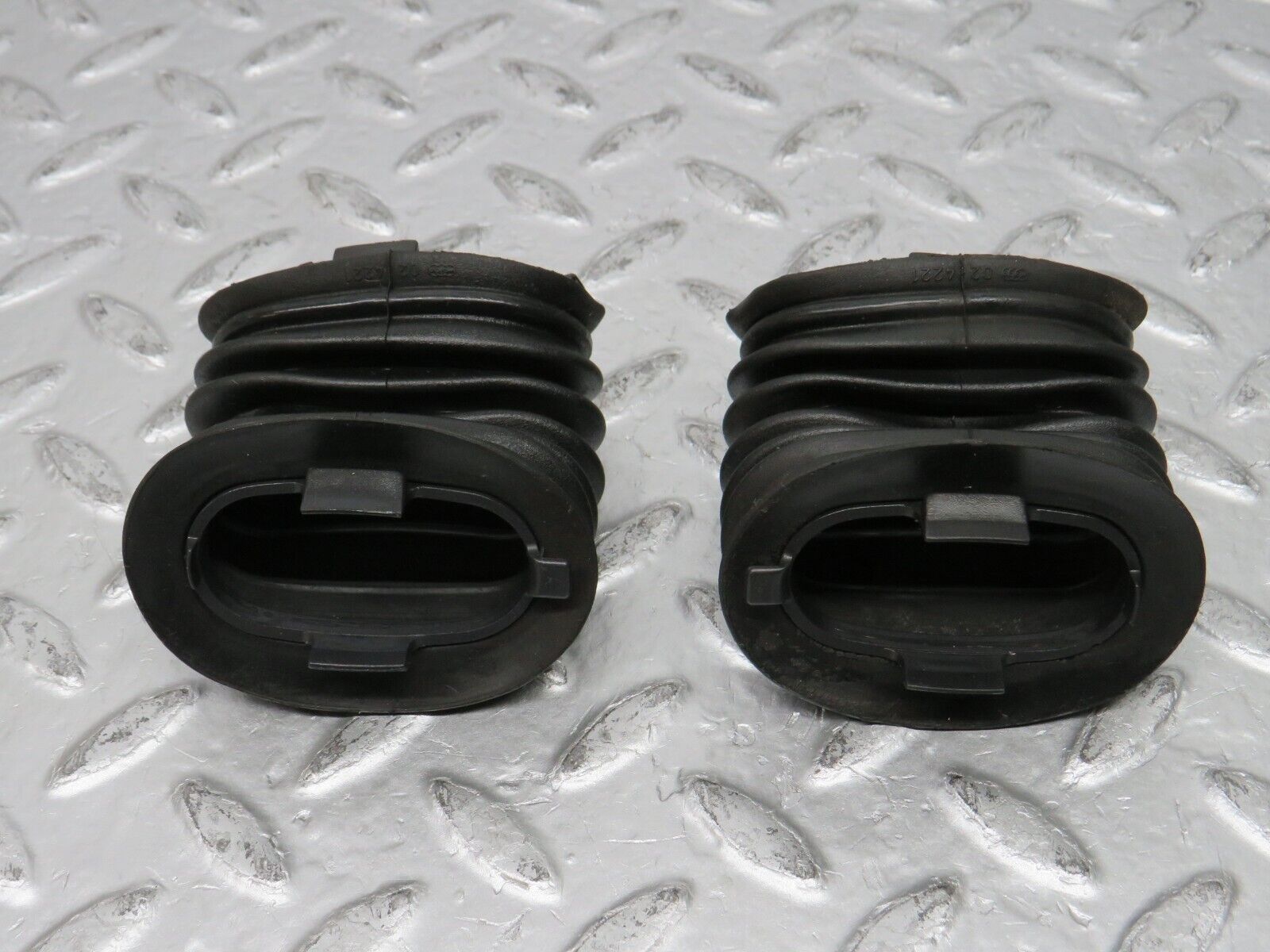 31511 Mercedes-Benz S124 220TE Rear Door Wire Protector Rubber 1268210597