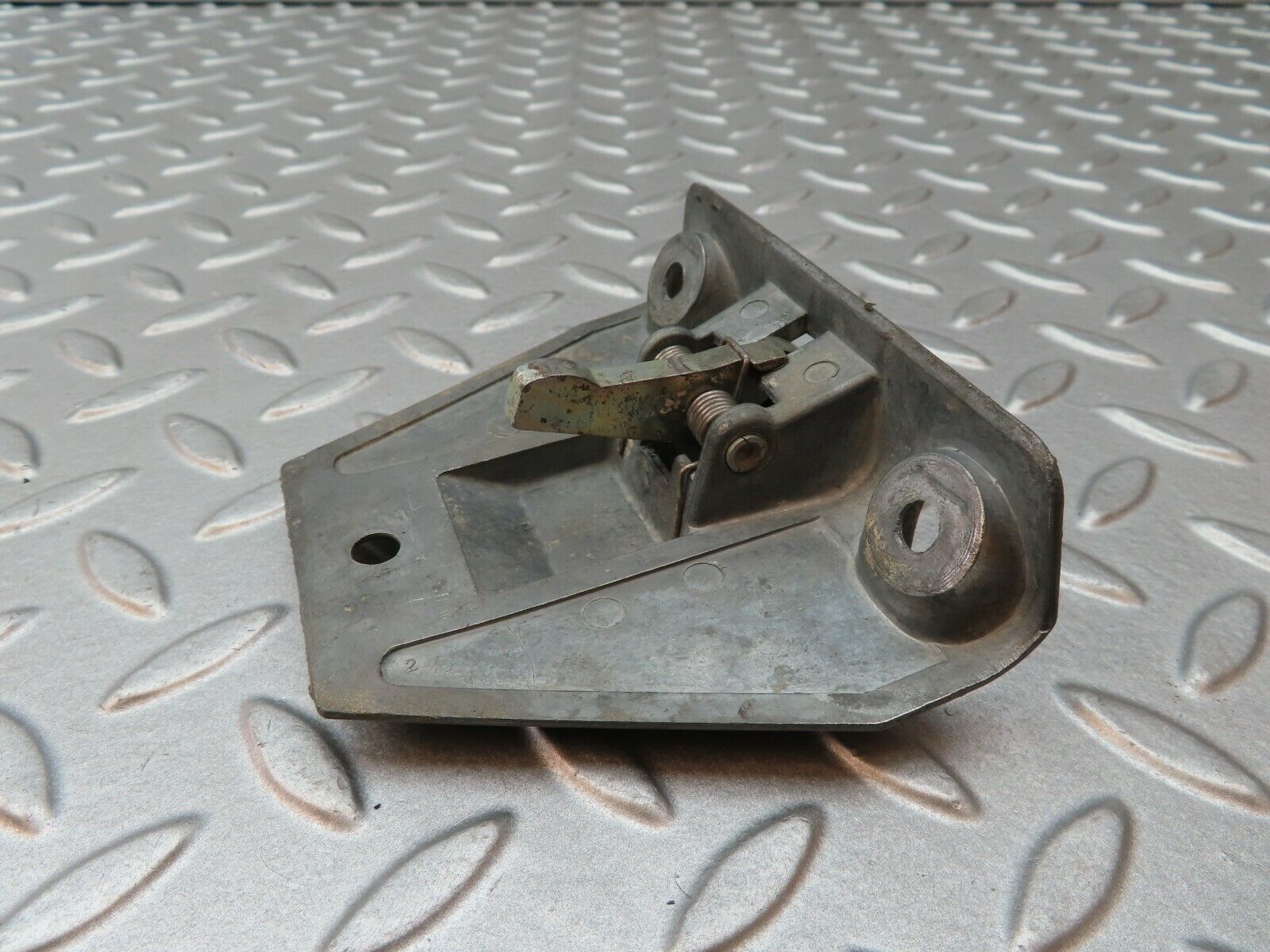 4760 Mercedes-Benz W114 280CE Coupe Boot Latch Lock