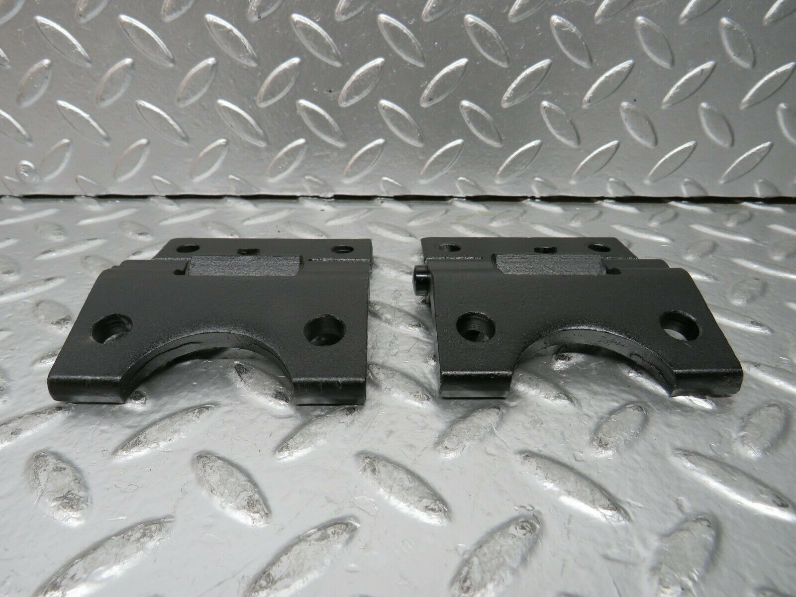 23376 Mercedes-Benz W116 350SE Right Door Hinges Pair