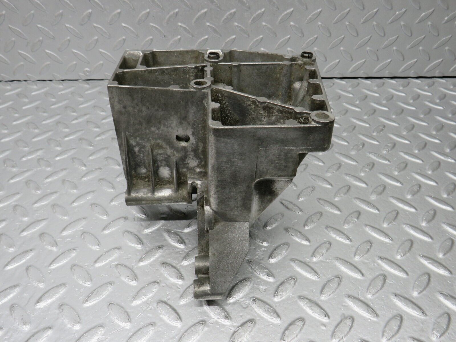 38814 Mercedes-Benz W201 190E 2.6L Power Steering Pump Bracket 1264660641