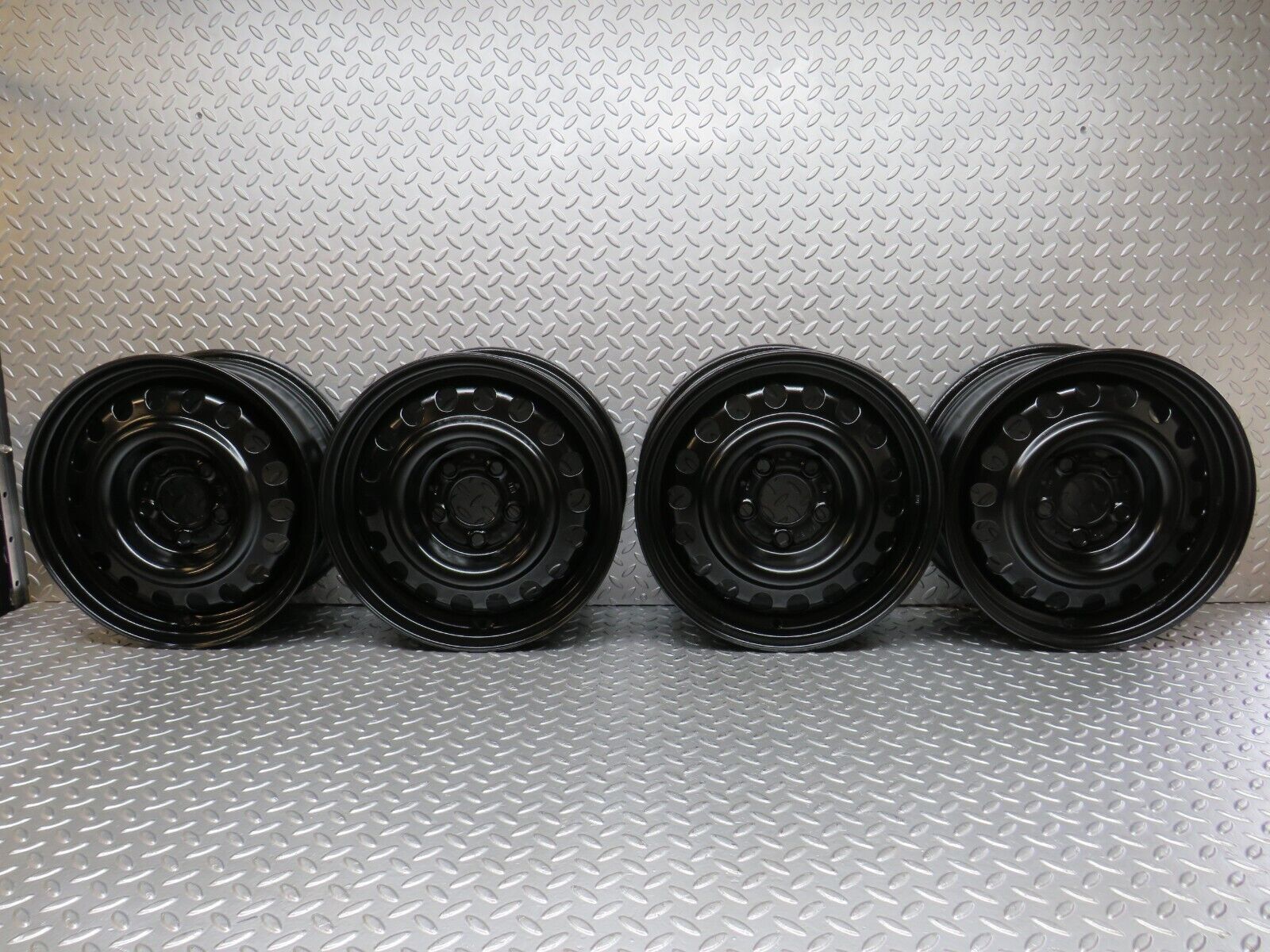 31607 Mercedes-Benz Steel Wheel Set 6Jx15H2 ET49 1244001202