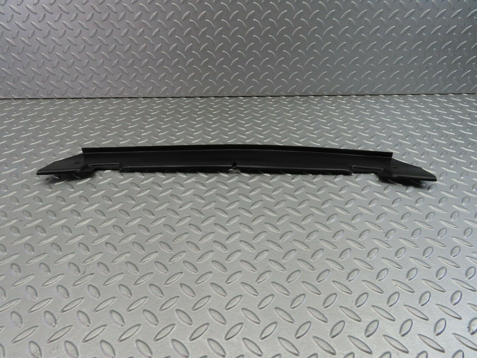 7522 Mercedes-Benz S123 230TE Wagon Front Bumper Centre Filler Trim 1238853023