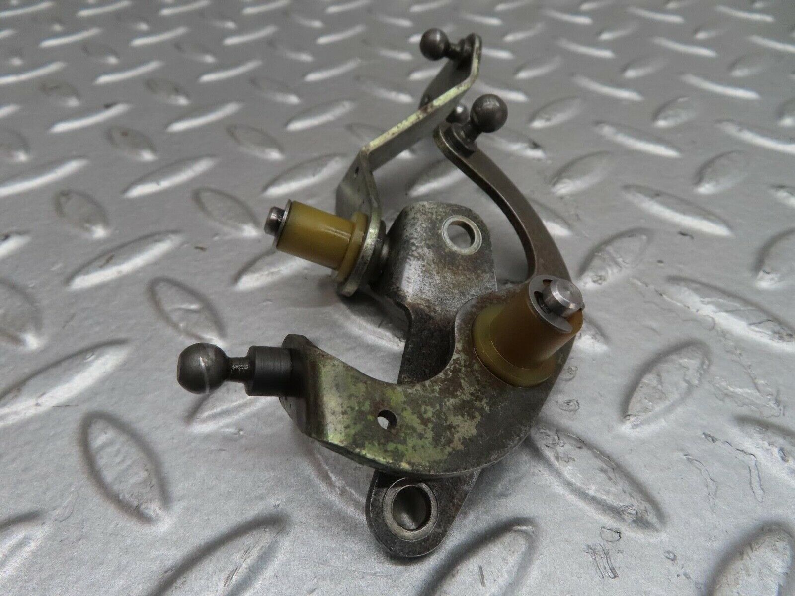 15455 Mercedes-Benz W123 230E Throttle Linkage