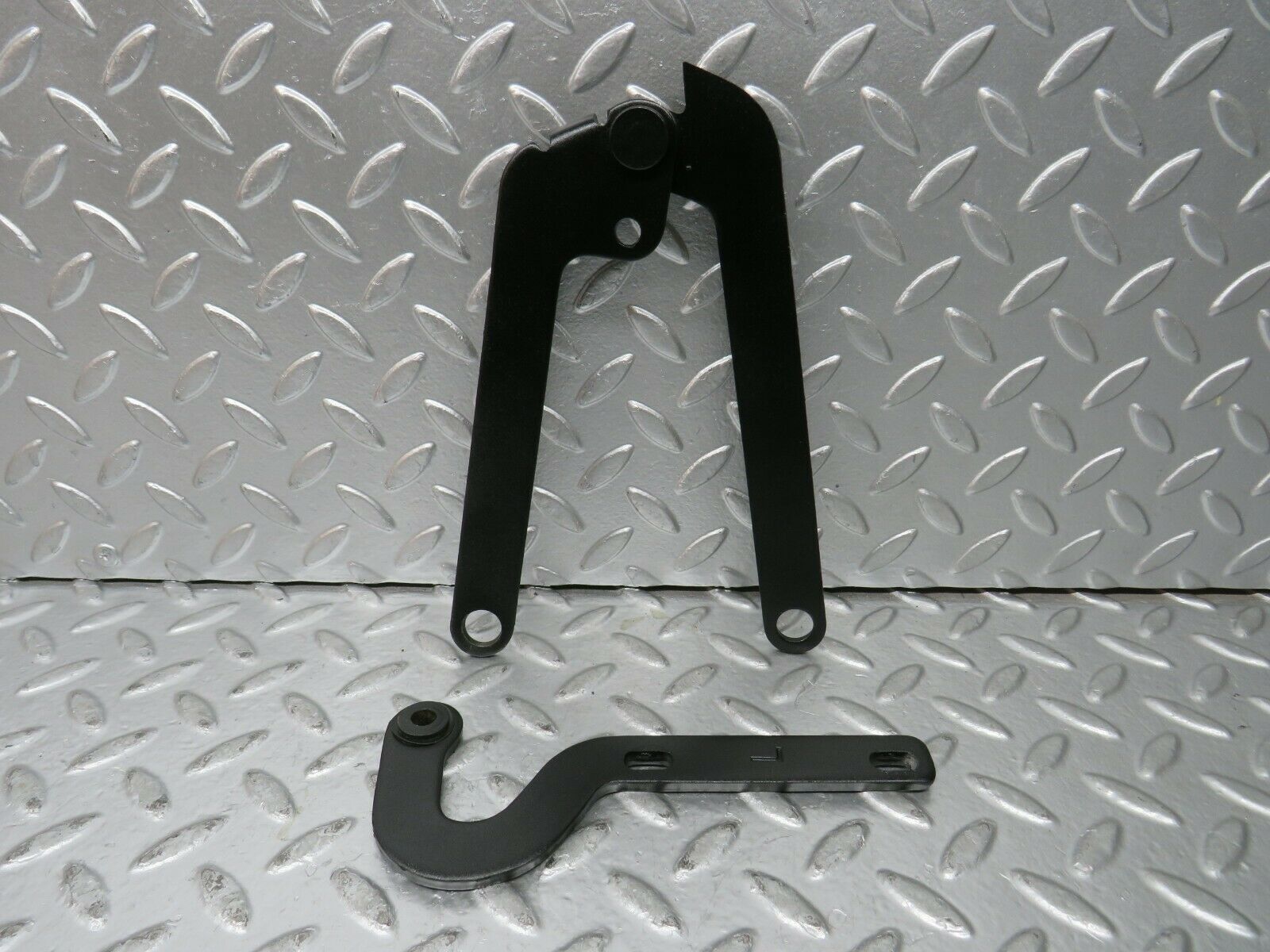 23375 Mercedes-Benz W116 350SE Bonnet Hinge Left Side