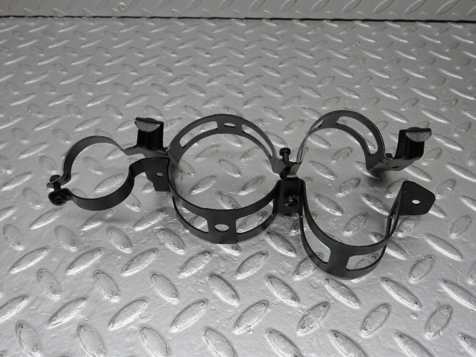 38928 Mercedes-Benz W201 190E 2.6L Fuel Pump Fuel Filter Holder Bracket