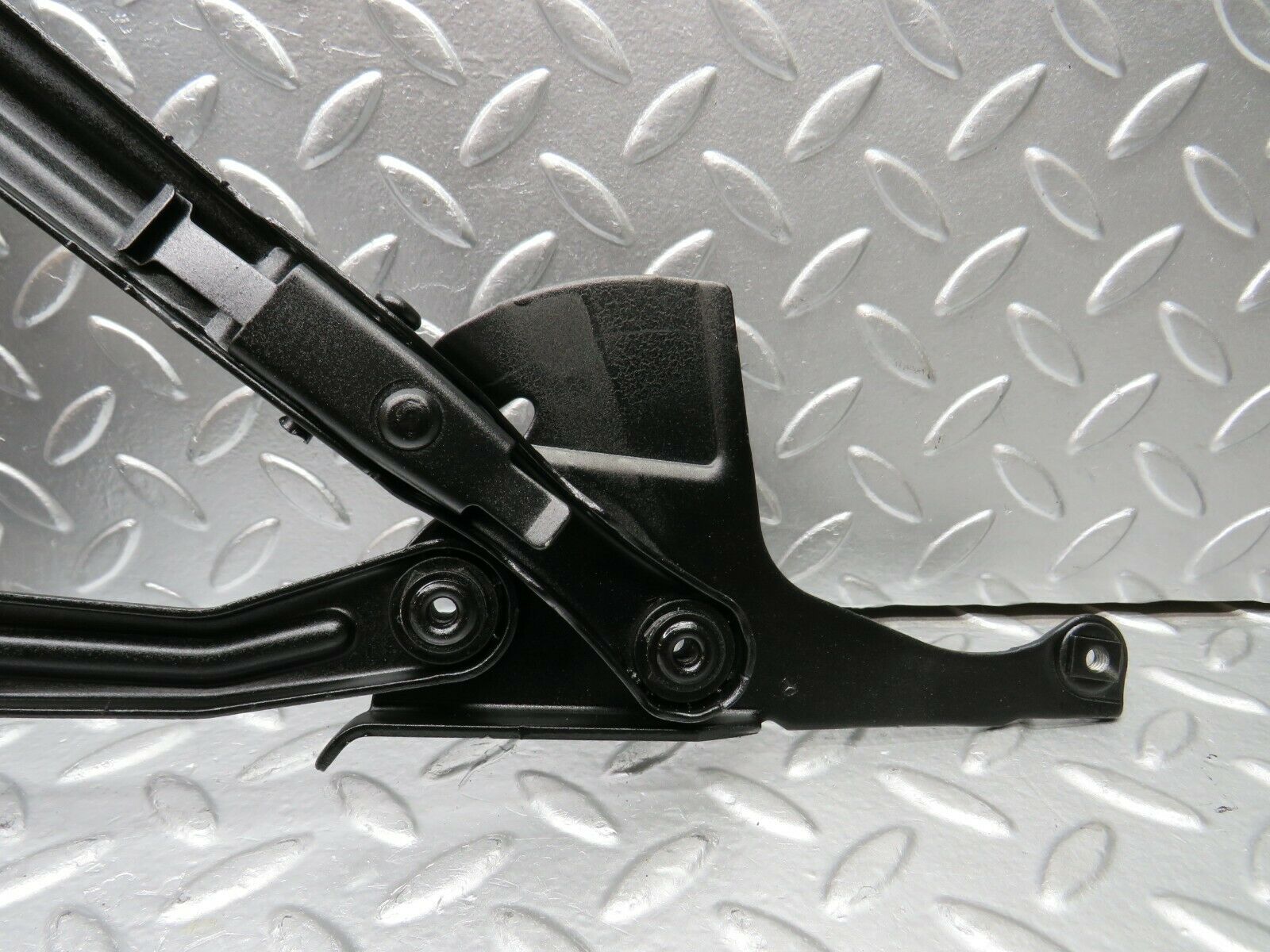 22550 Mercedes-Benz C124 E220 Coupe Bonnet Hinge Right Side 1298870274