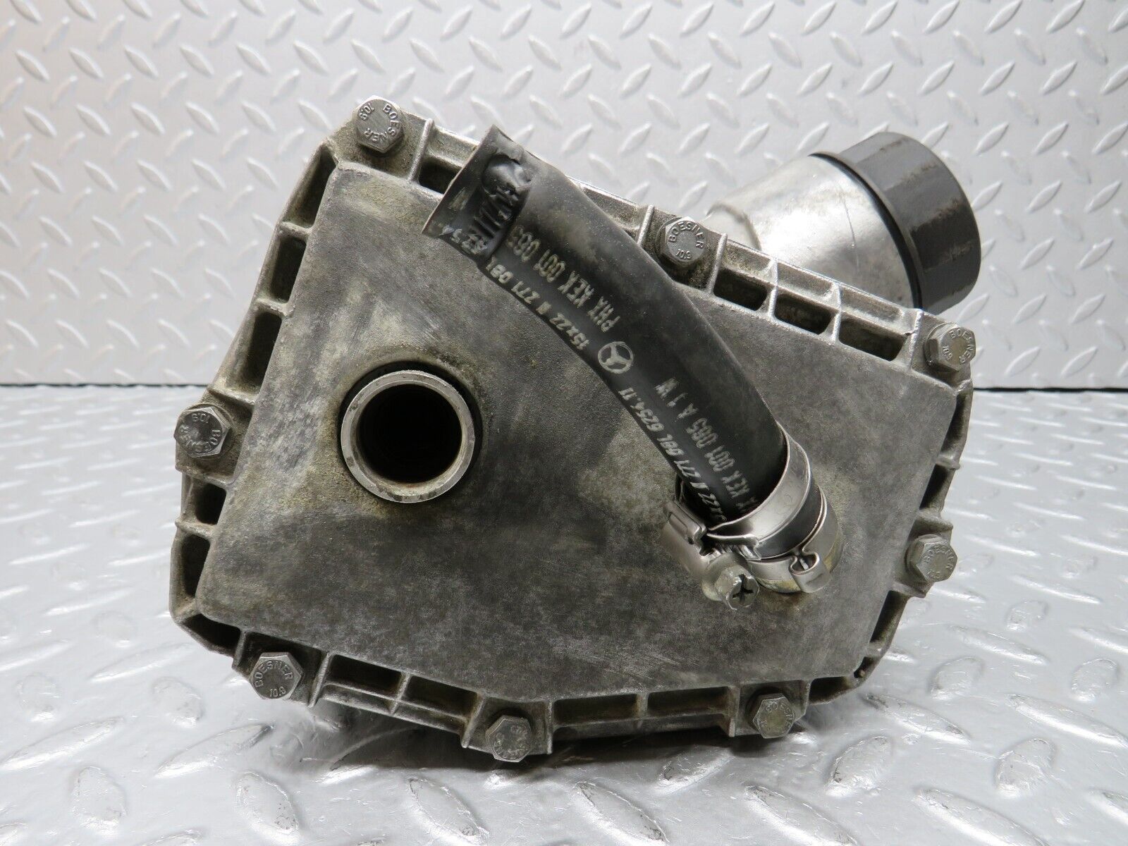 38621 Mercedes-Benz R129 280SL Coupe Oil Filter Housing 1041840608