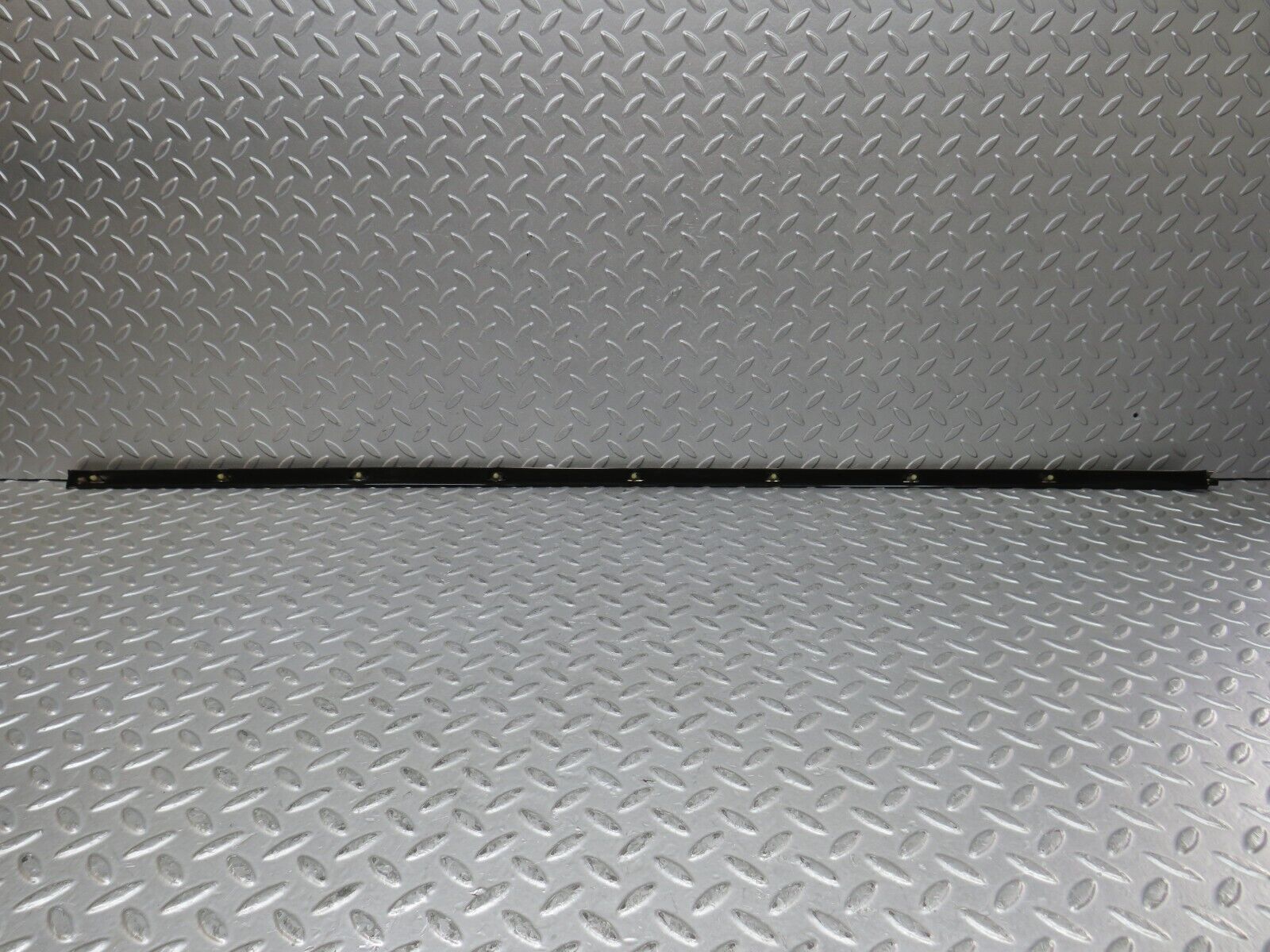 37432 Mercedes-Benz W109 300SEL Rear Right Fender Wing Centre Moulding Trim