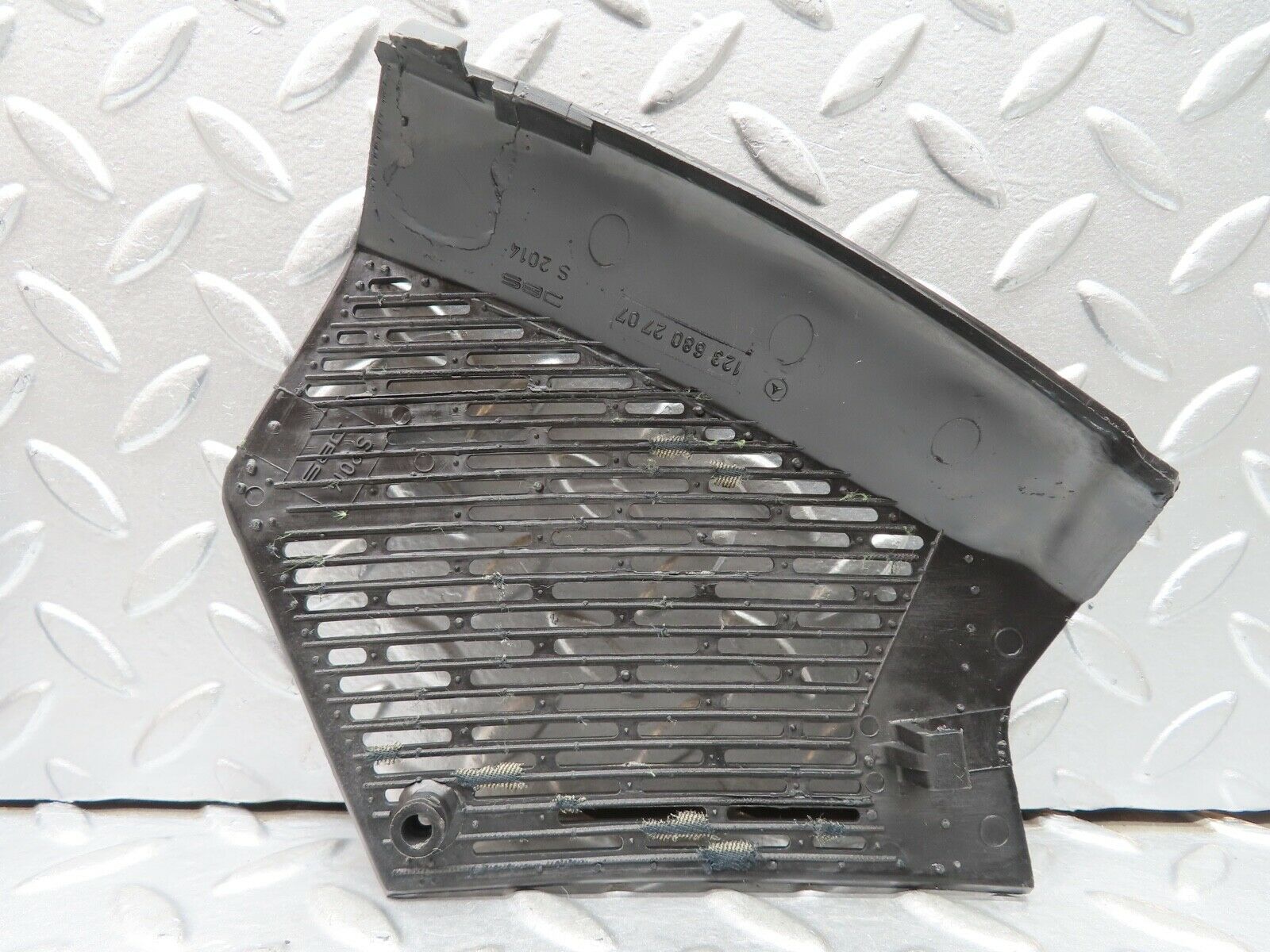 21217 Mercedes-Benz W123 230E Dashboard Speaker Covers 1236802707