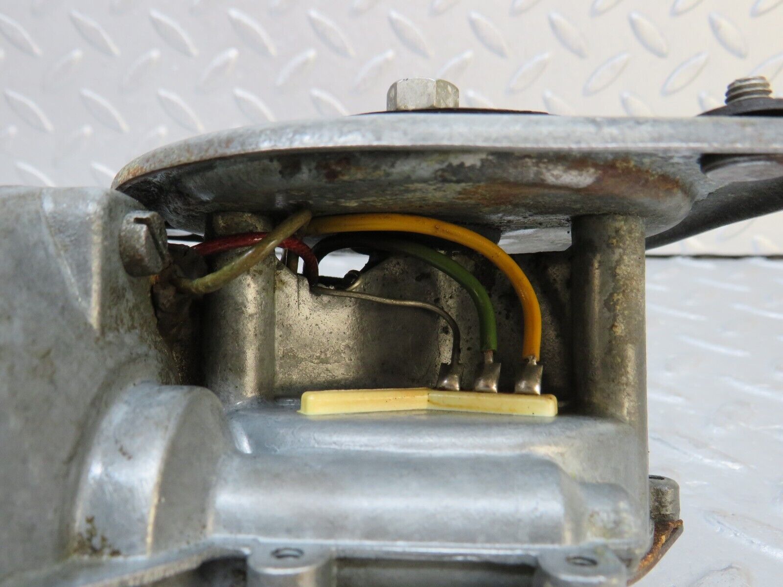 37543 Mercedes-Benz W109 300SEL Wiper Motor Bosch 0390446055