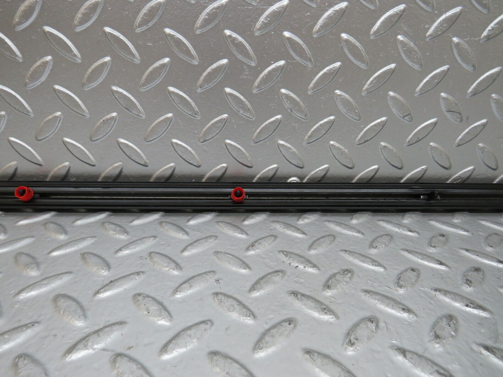 27111 Mercedes-Benz W123 280E Front Left Door Centre Moulding Trim