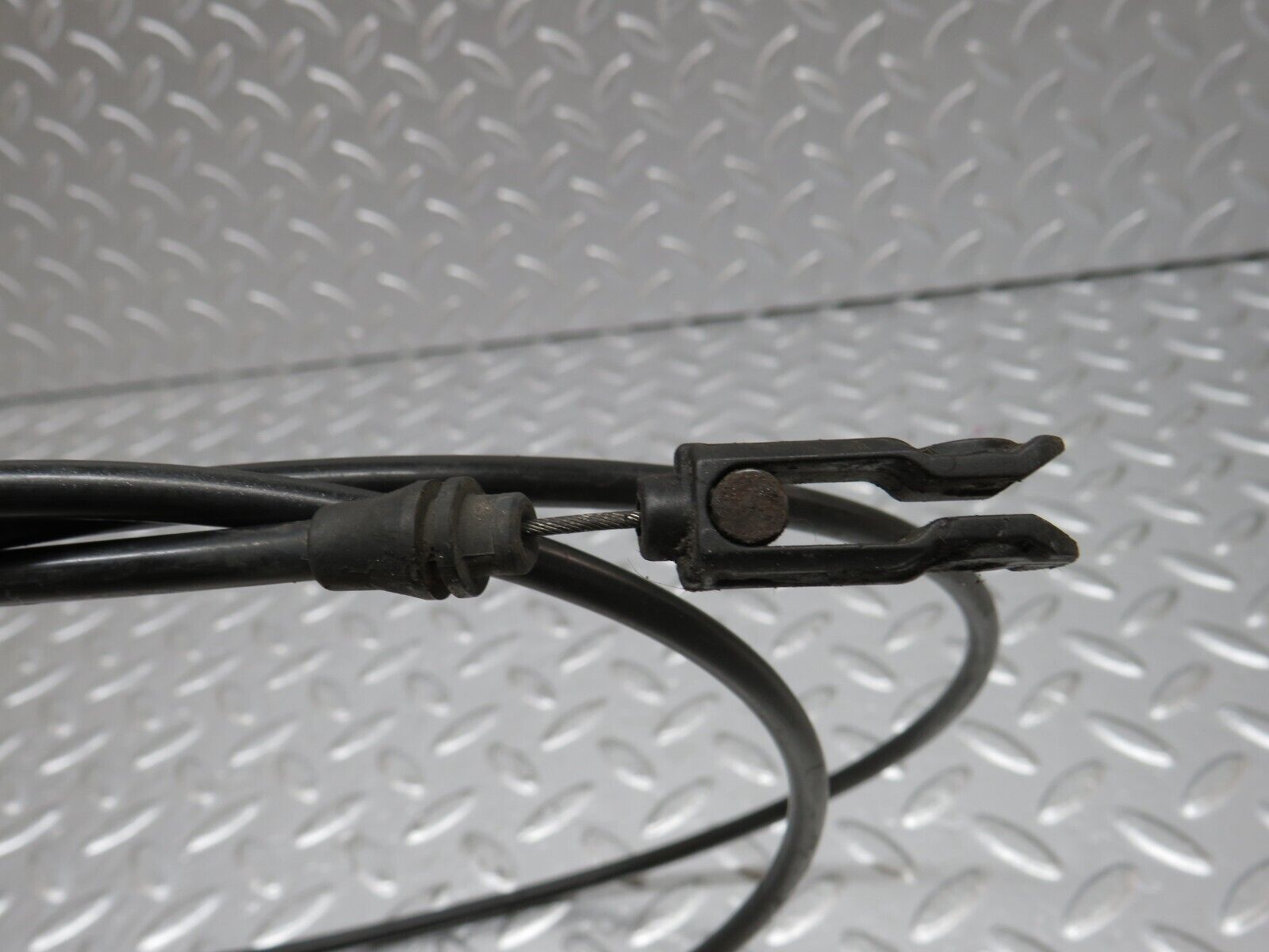 34183 Mercedes-Benz W124 230E Bonnet Release Cable 1239970681