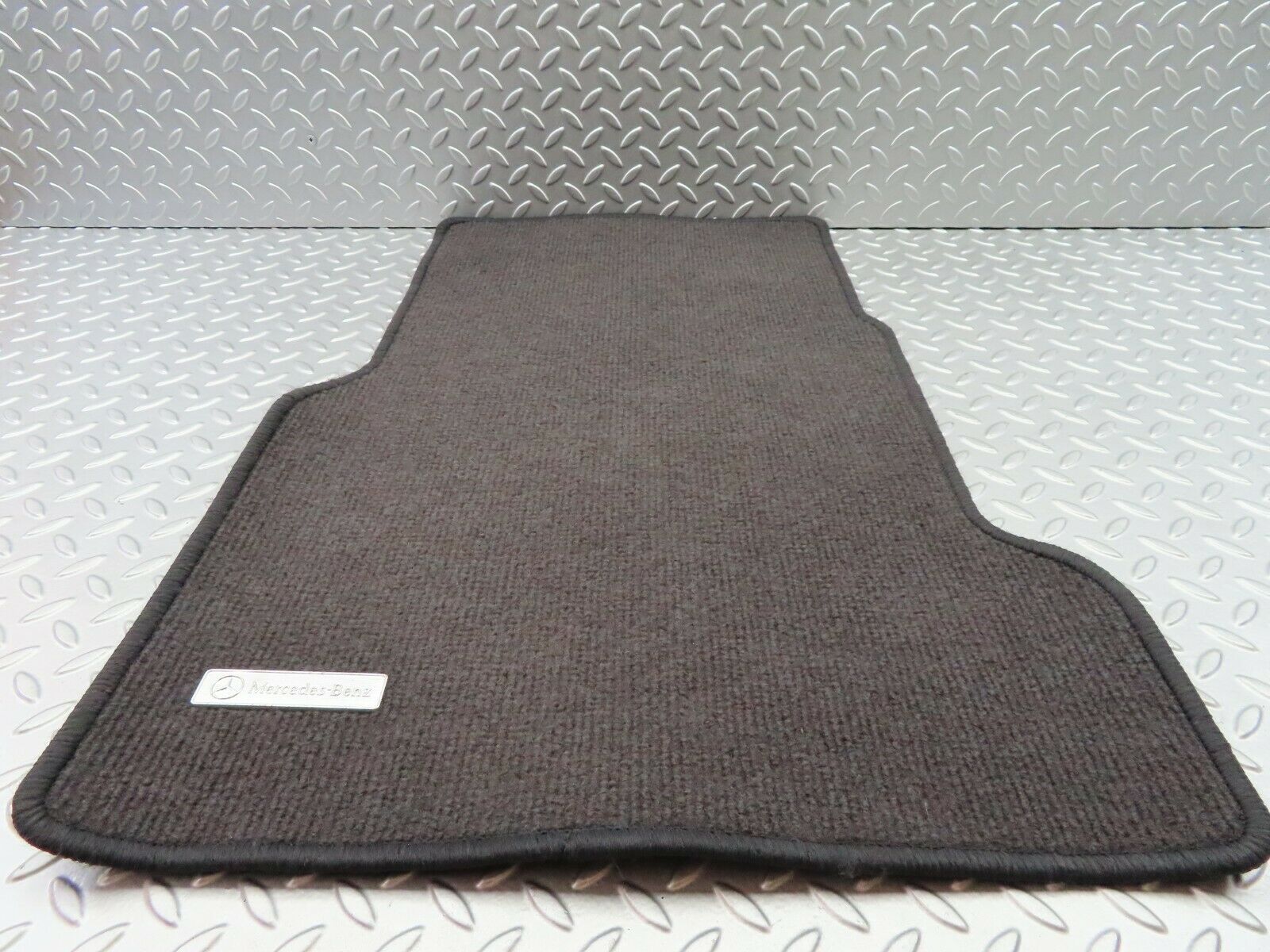 6654 Mercedes-Benz S124 E220 Wagon Front Left Passenger Side Floor Carpet
