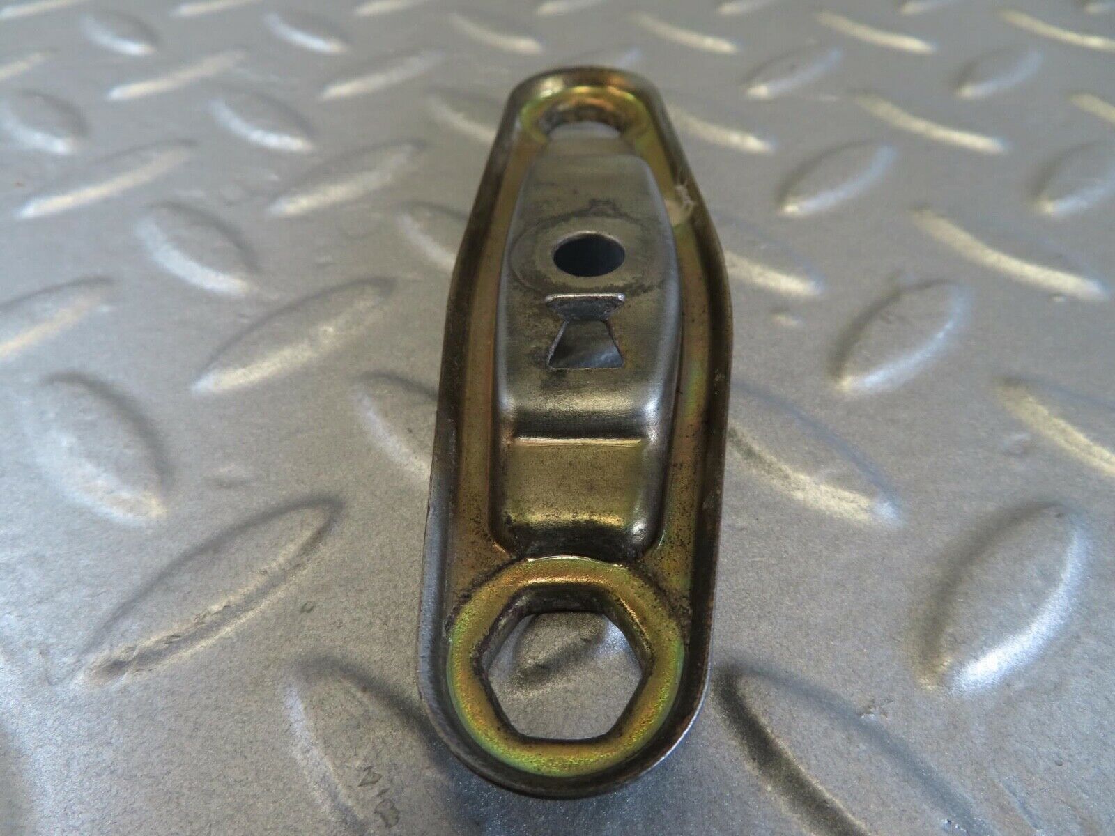 14038 Mercedes-Benz C107 280SLC Fuel Injector Bracket