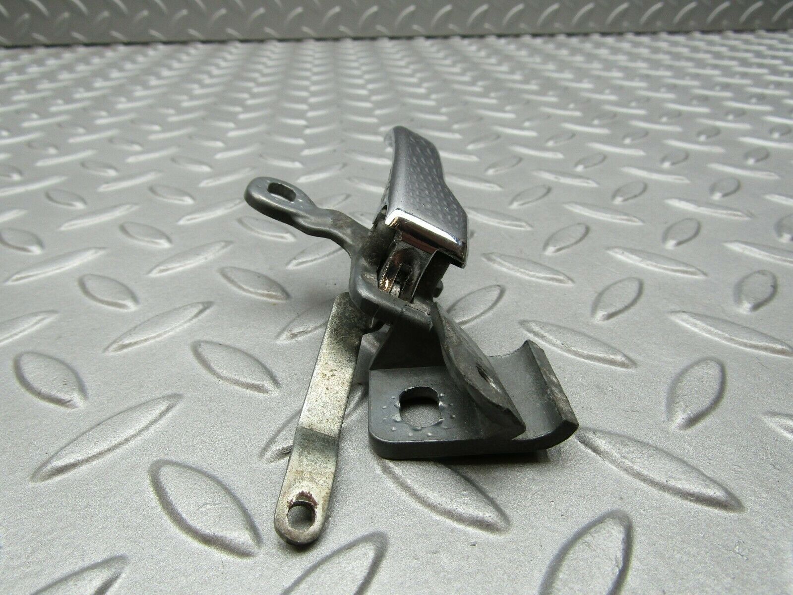 3300 Mercedes-Benz W108 280SE Chrome Door Handle Right 1157660219