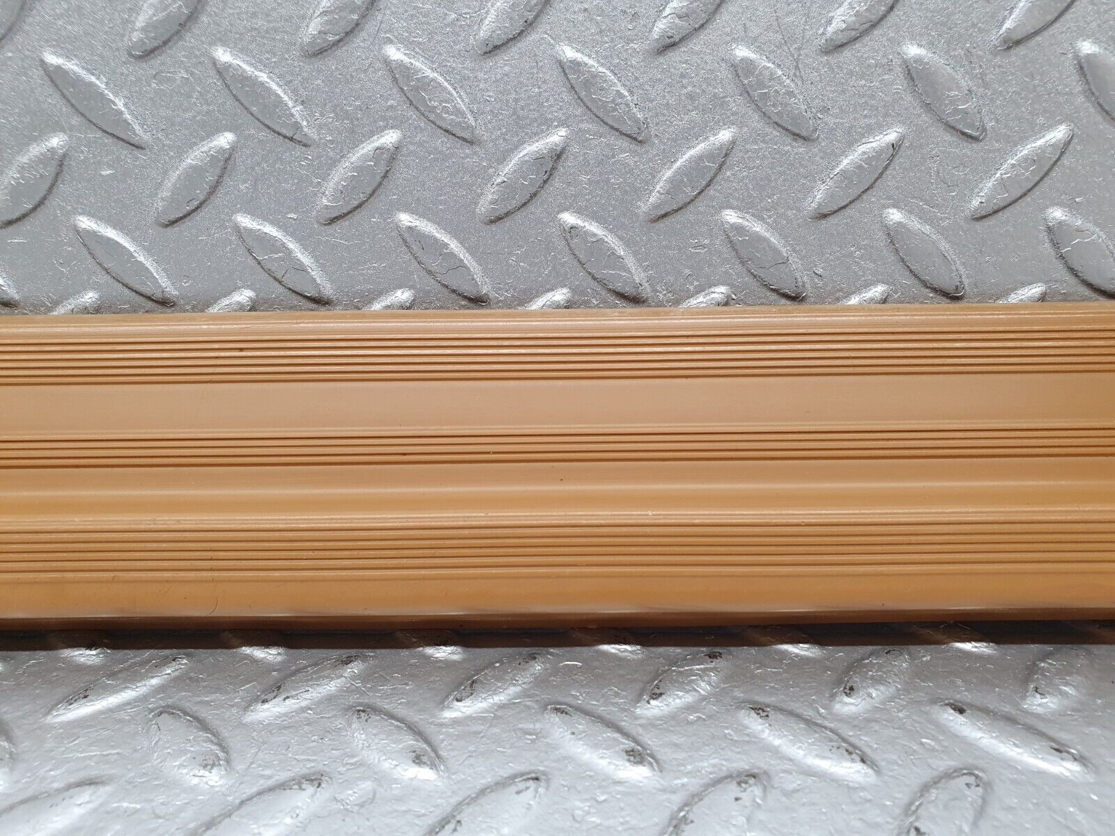 41417 Mercedes-Benz W124 200E Front Right Door Sill Trim Palomino