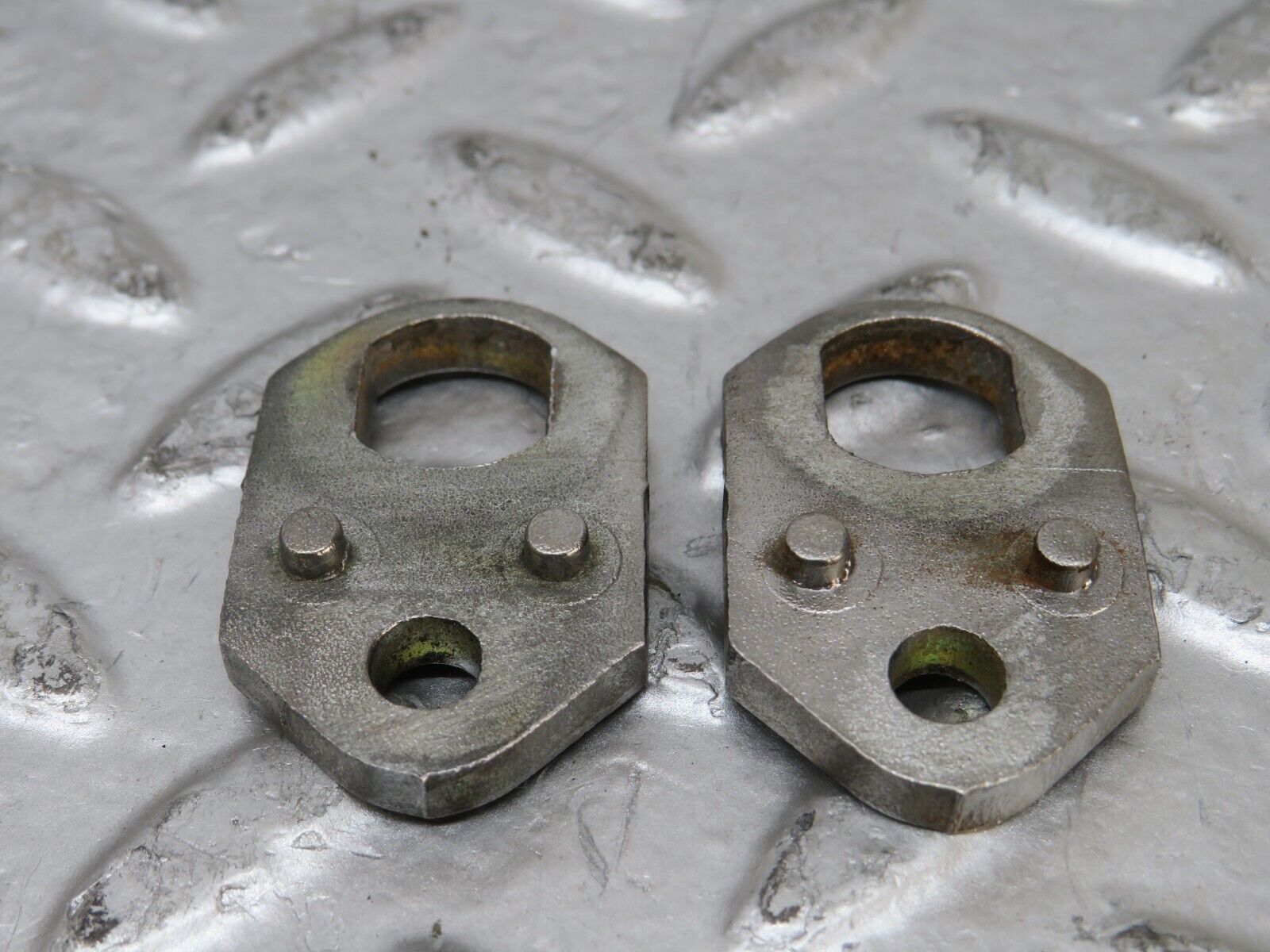 26258 Mercedes-Benz W116 450SE Fuel Injector Bracket 2 pcs