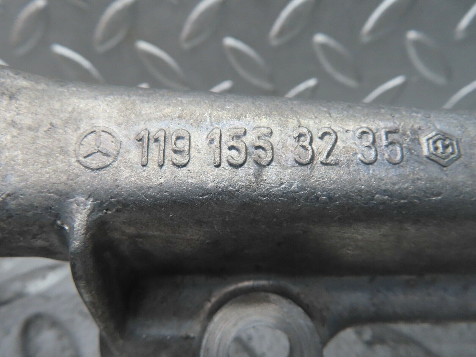 19554 Mercedes-Benz C140 CL420 Coupe Alternator Generator Bracket 1191553235