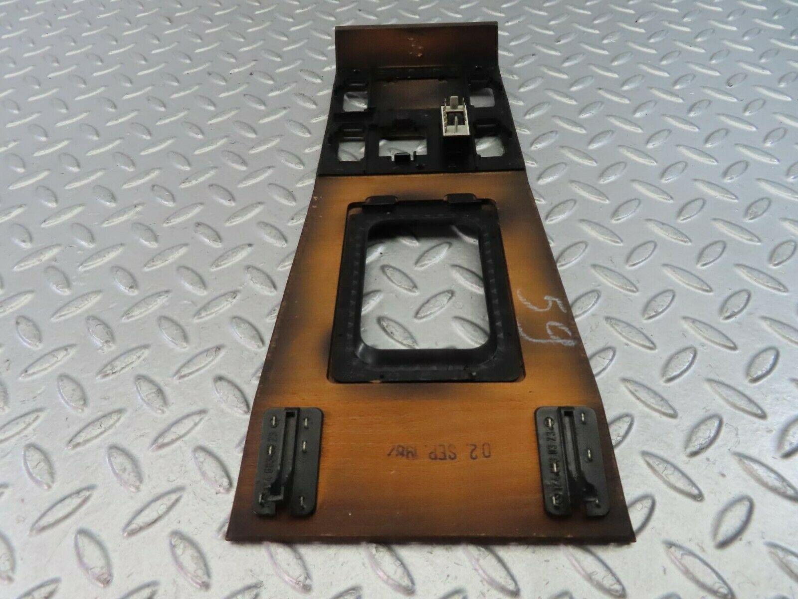 9288 Mercedes-Benz C124 300CE Coupe Centre Console Wood Panel 1246830700