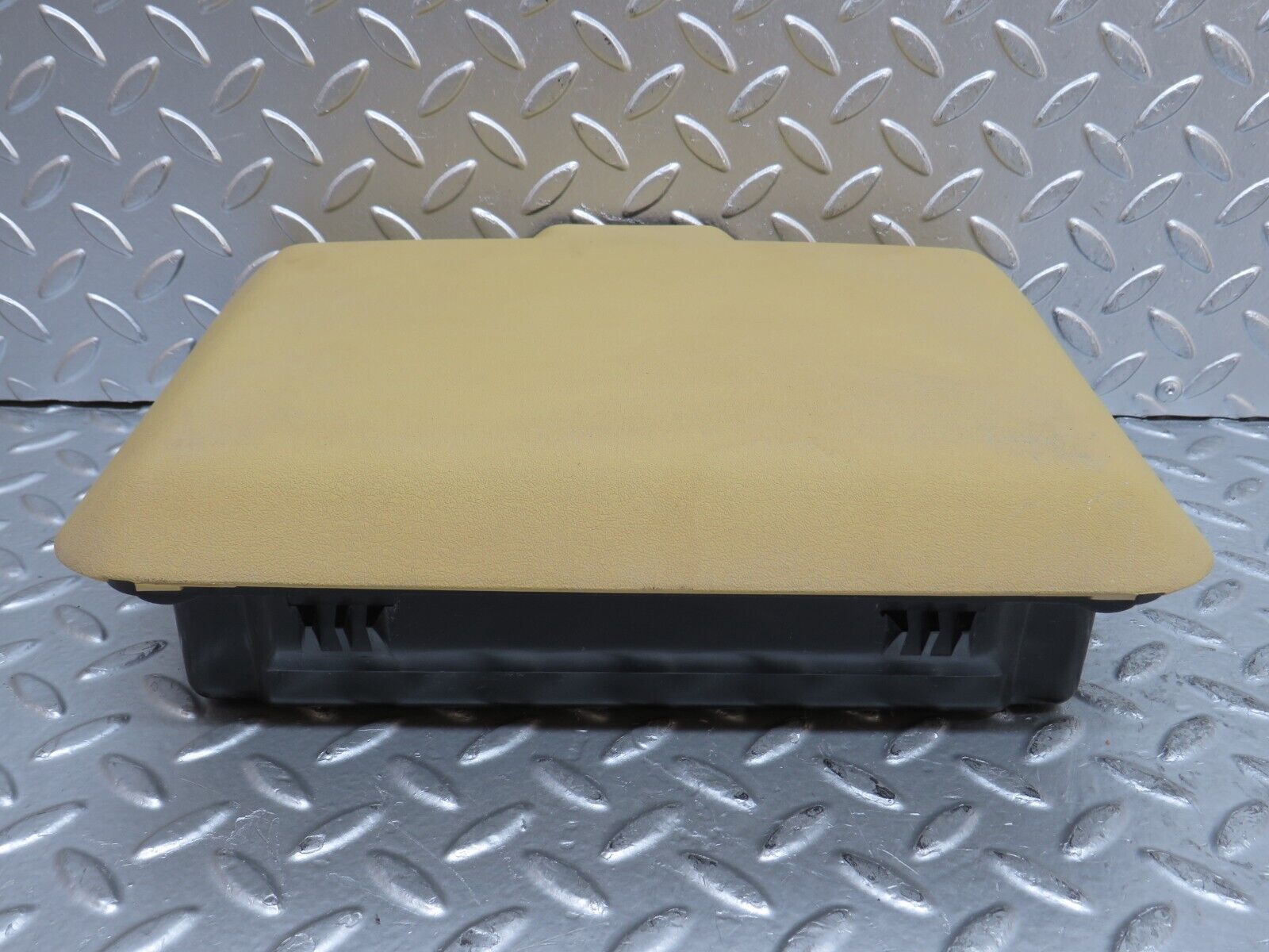 29649 Mercedes-Benz W123 230E First Aid Box 1238650353