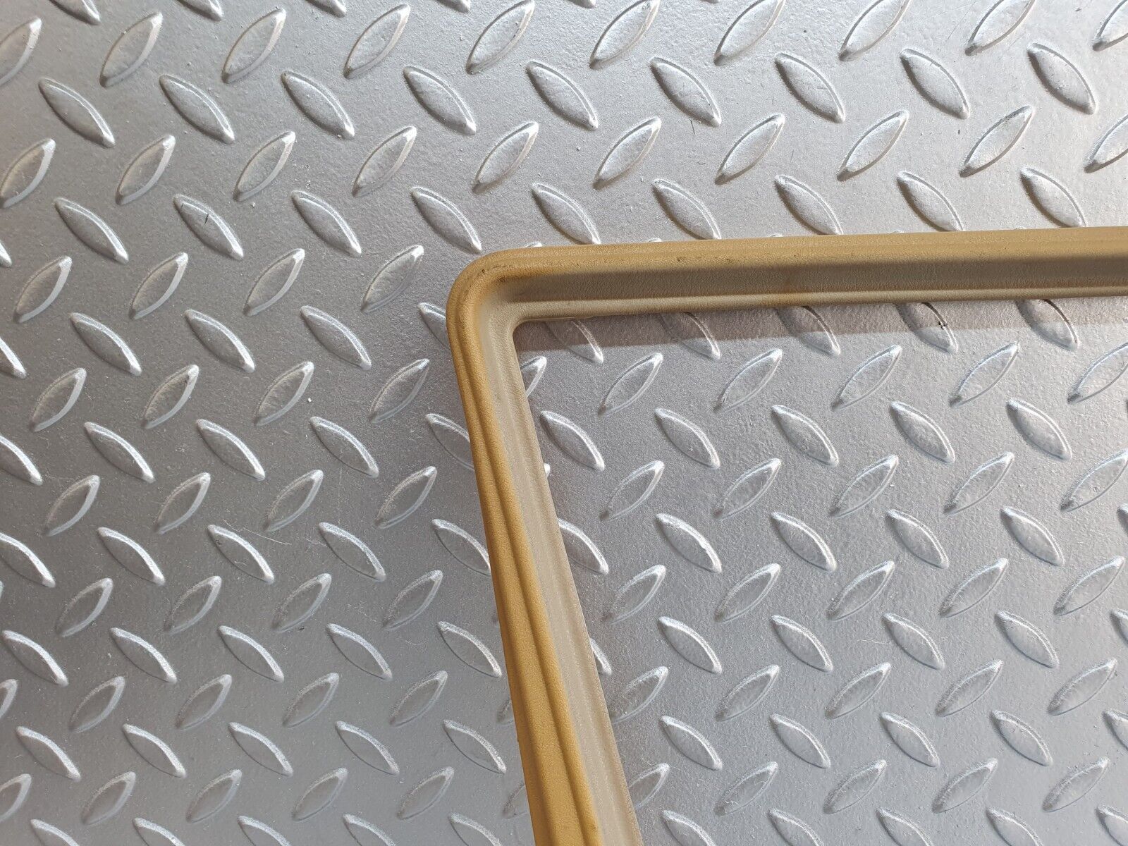 41571 Mercedes-Benz W124 200E Front Left Door Window Frame Trim Palomino 1247350171