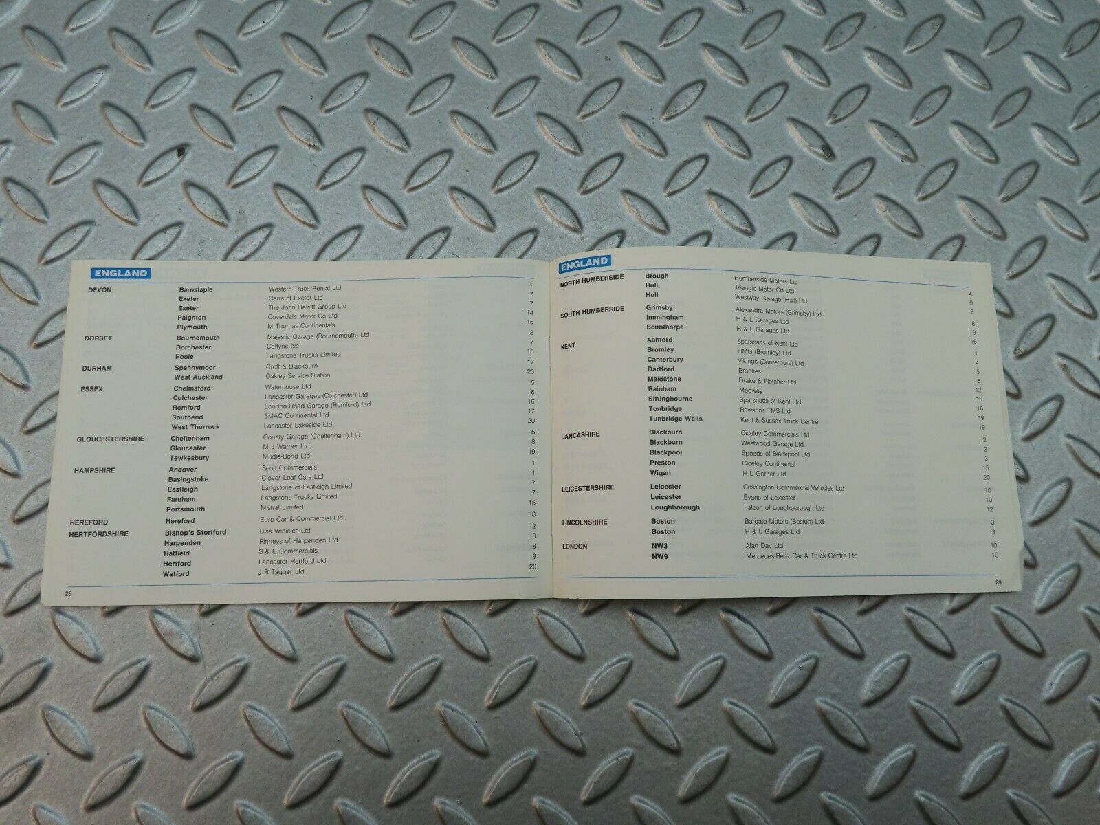5625 Mercedes-Benz United Kingdom Sales/Service Brochure
