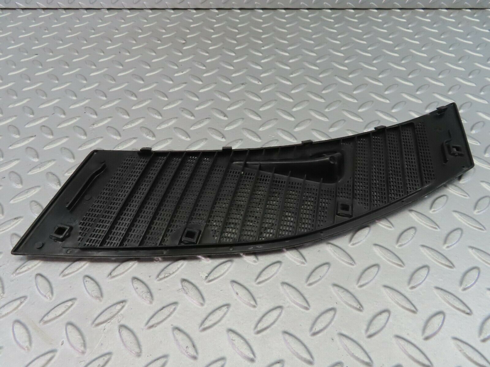 7570 Mercedes-Benz S123 230TE Wagon Air Intake Grill Right Side 1238363065