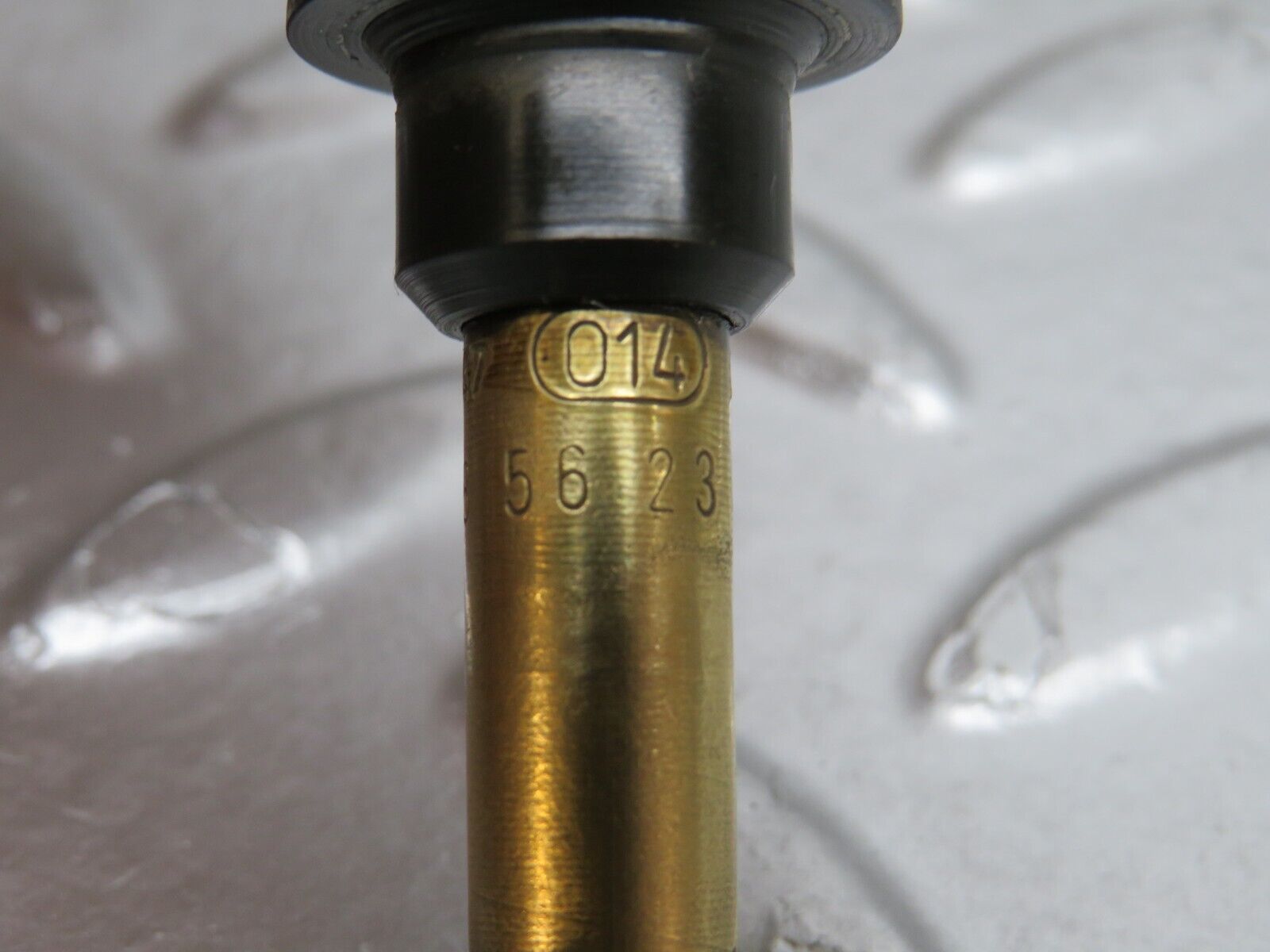 29577 Mercedes-Benz W124 230E Fuel Injector 0437502047 0000785623