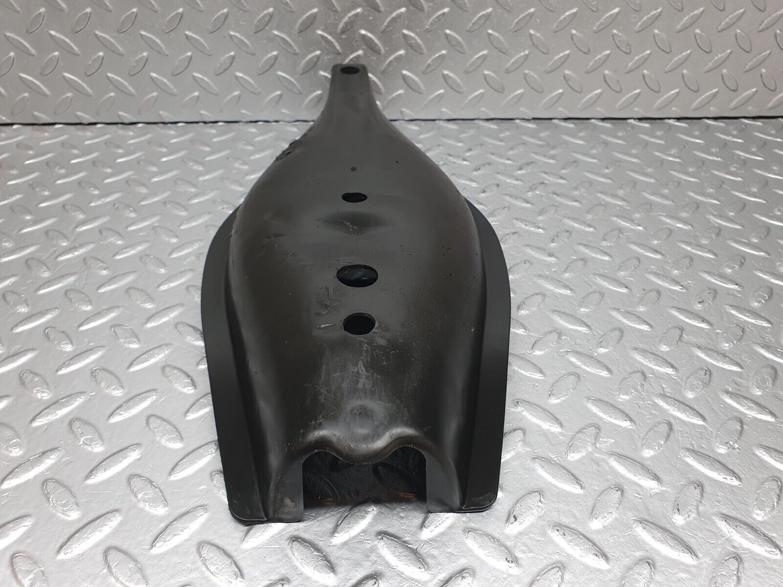 41584 Mercedes-Benz W124 200E Rear Control Arm Cover 1243520088