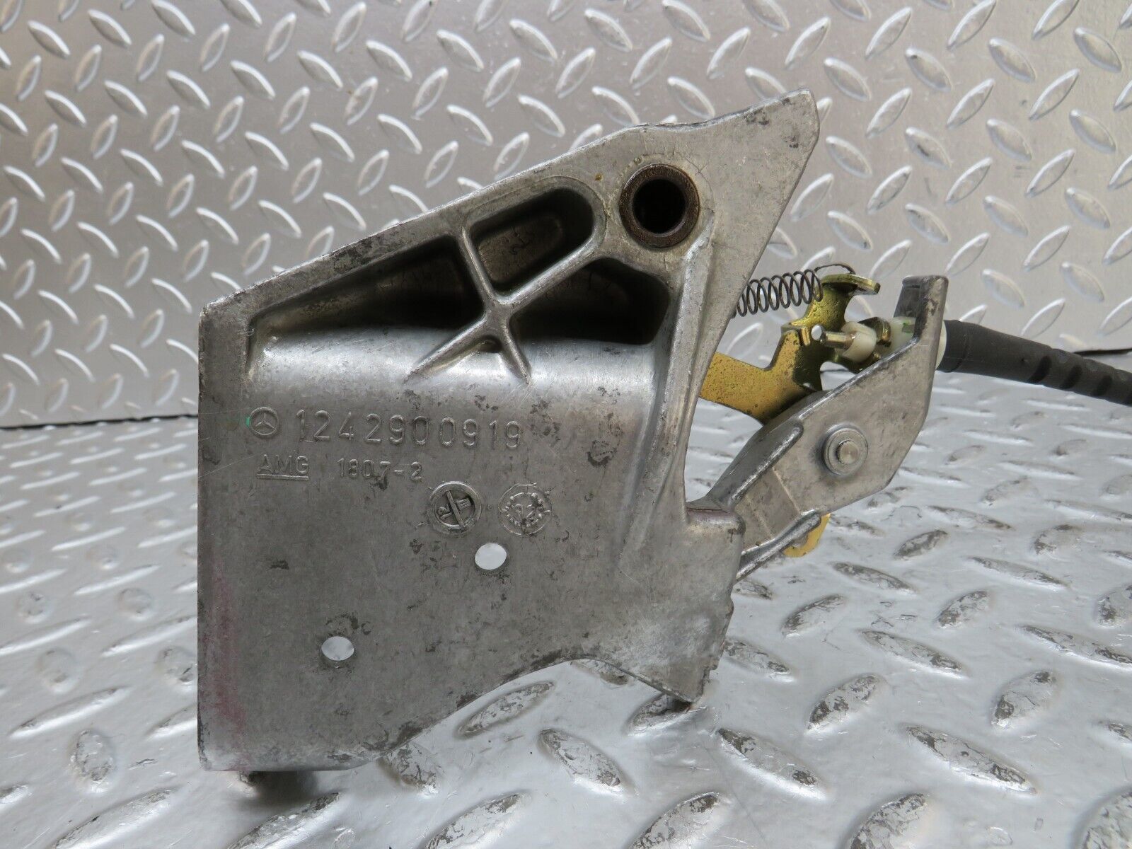 26583 Mercedes-Benz C124 220CE Coupe Brake Pedal Bracket 1242900919