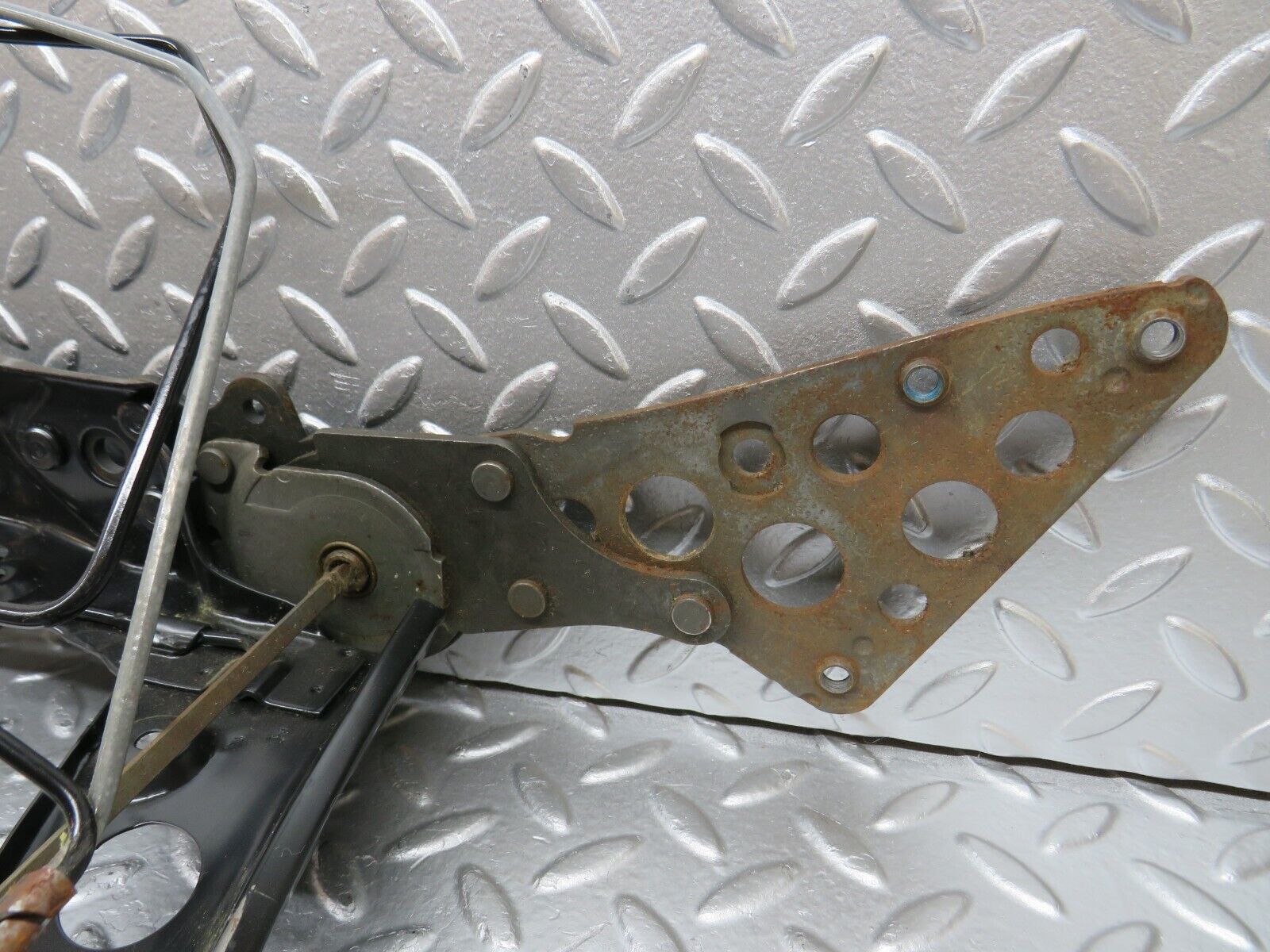 31171 Mercedes-Benz W123 230E Front Right Driver Seat Backrest