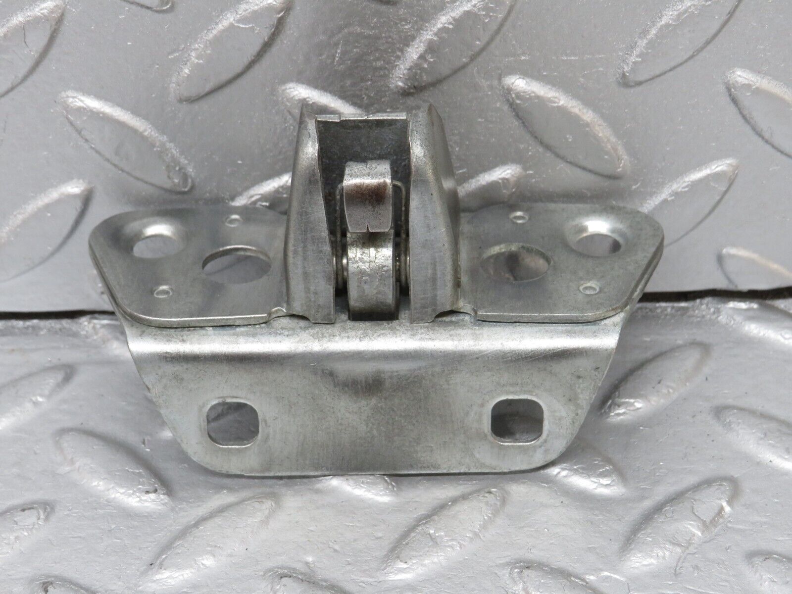 40290 Mercedes-Benz W110 230 Trunk Lock Latch