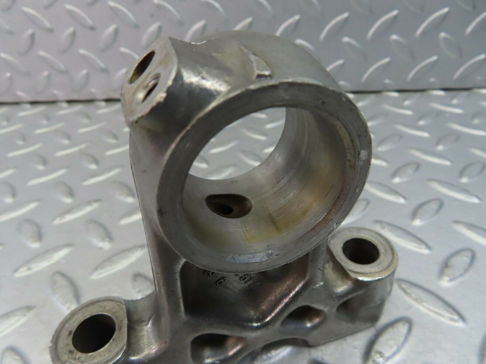 9000 Mercedes-Benz W108 Camshaft Tower Bearing 1800515110