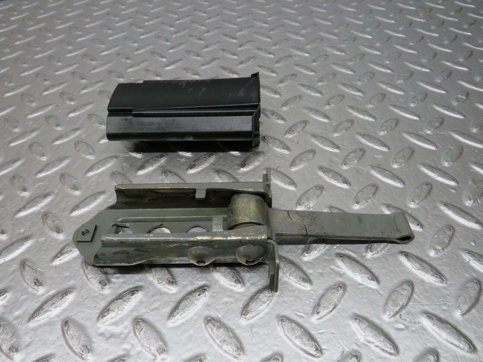 31798 Mercedes-Benz W201 190LE 1.8L Door Safety Check Strap