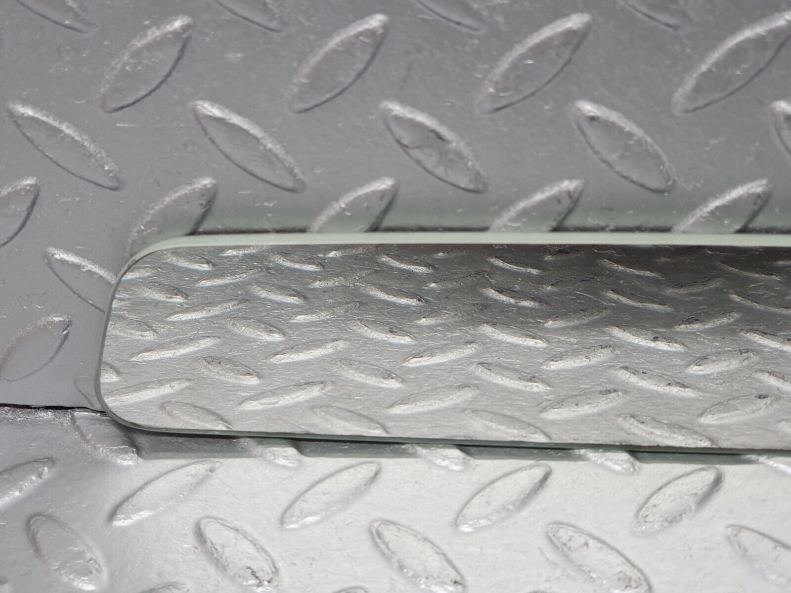 40748 Mercedes-Benz W123 300D Rear View Mirror Glass