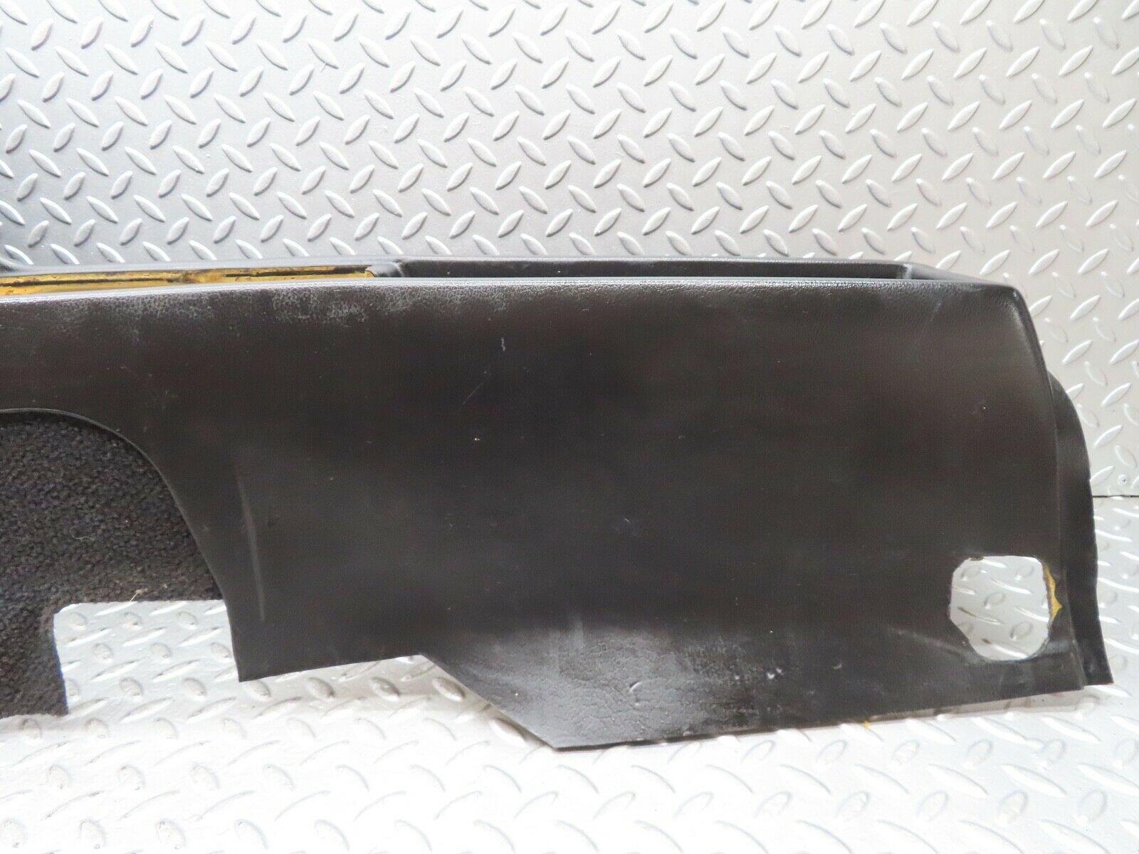 19027 Mercedes-Benz W123 300D Centre Console Black