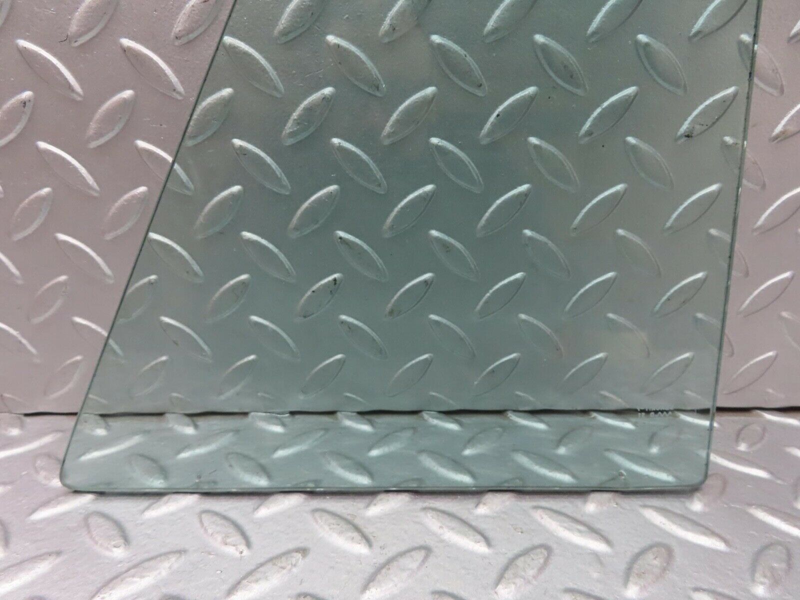 13079 Mercedes-Benz W111 220S Rear Quarter Window Glass