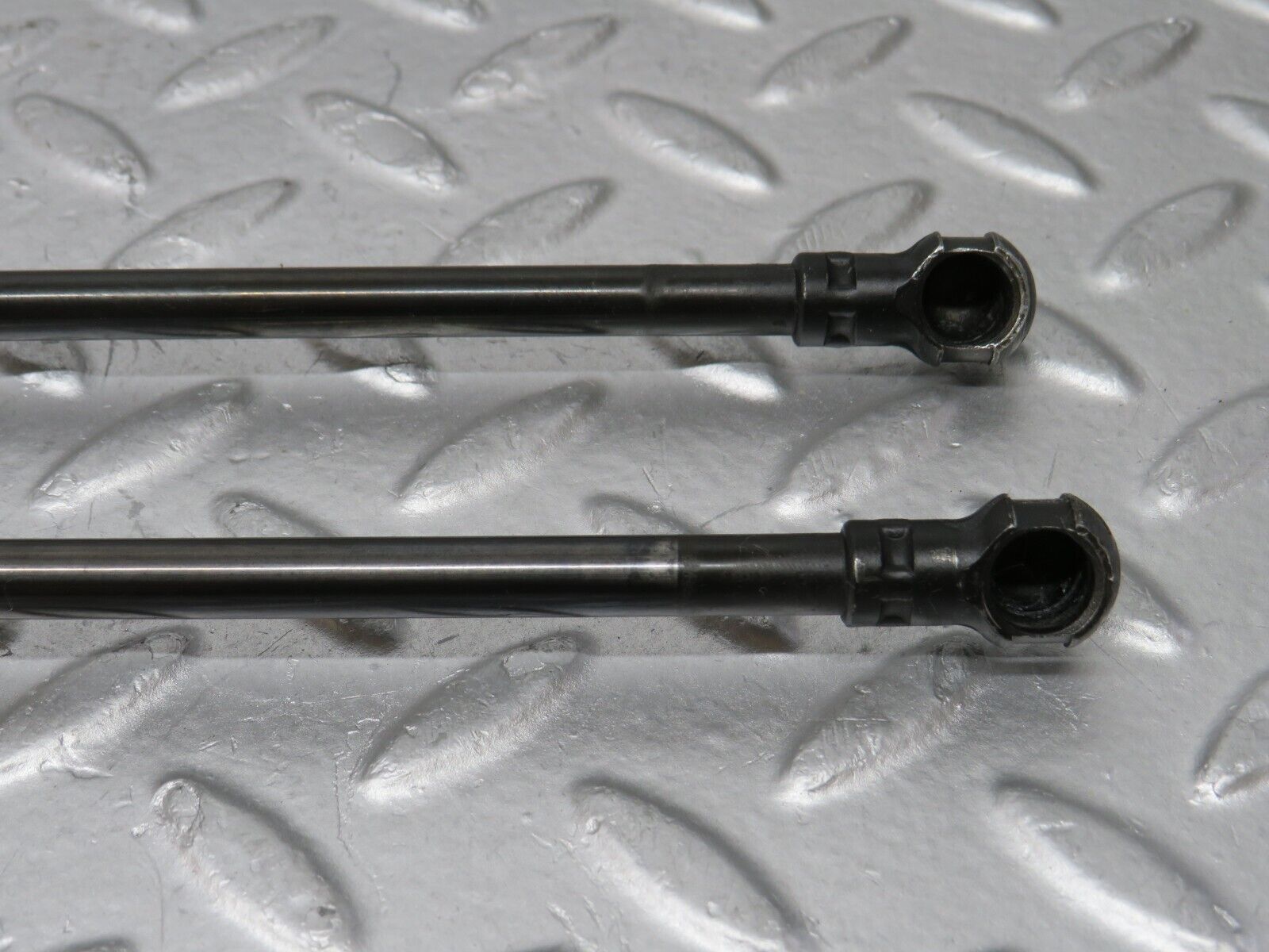 35032 Mercedes-Benz W210 320E Bonnet Gas Strut 2x 2108800429