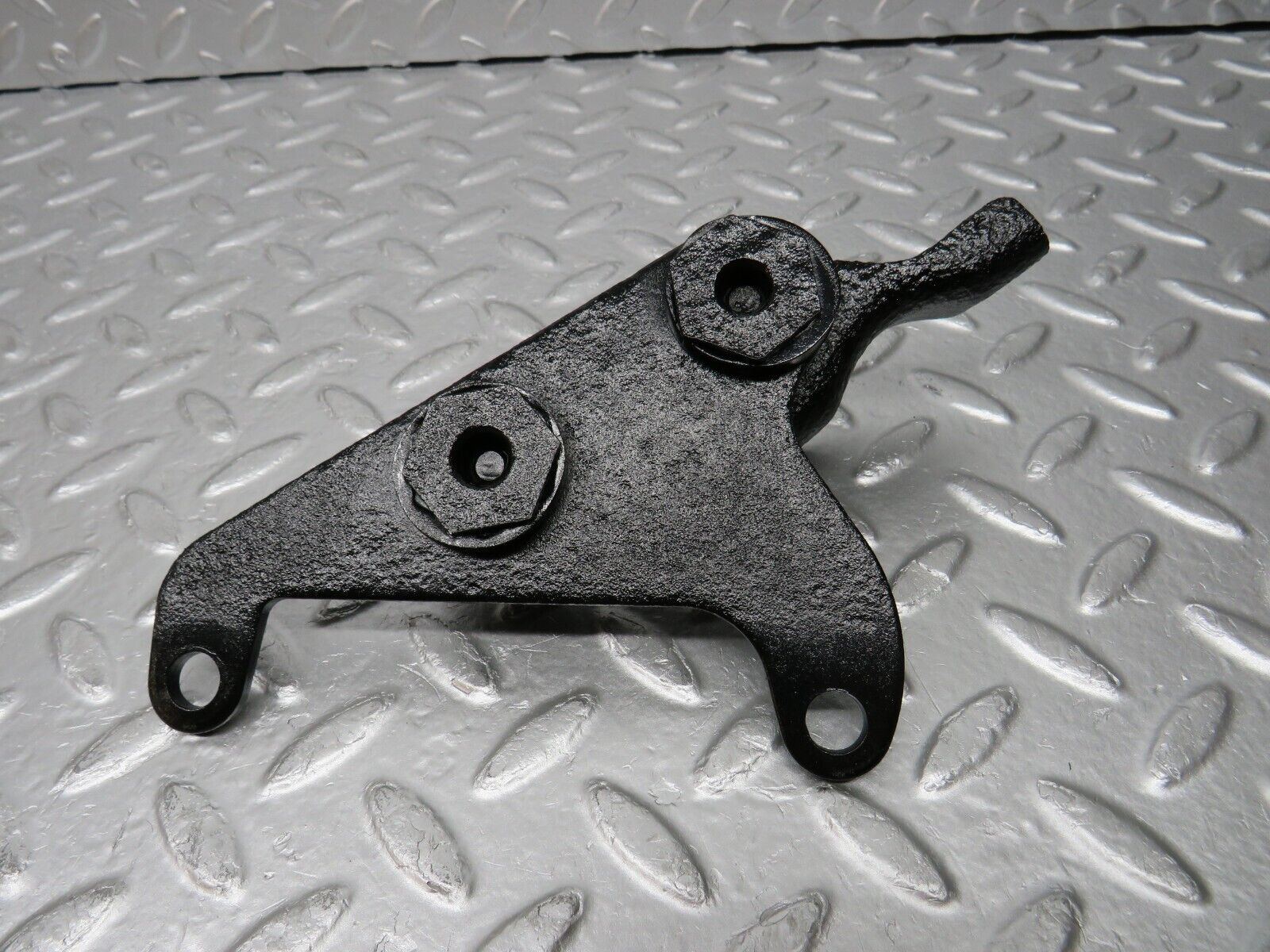 30923 Mercedes-Benz W201 190E 2.0L Cable Holder Bracket