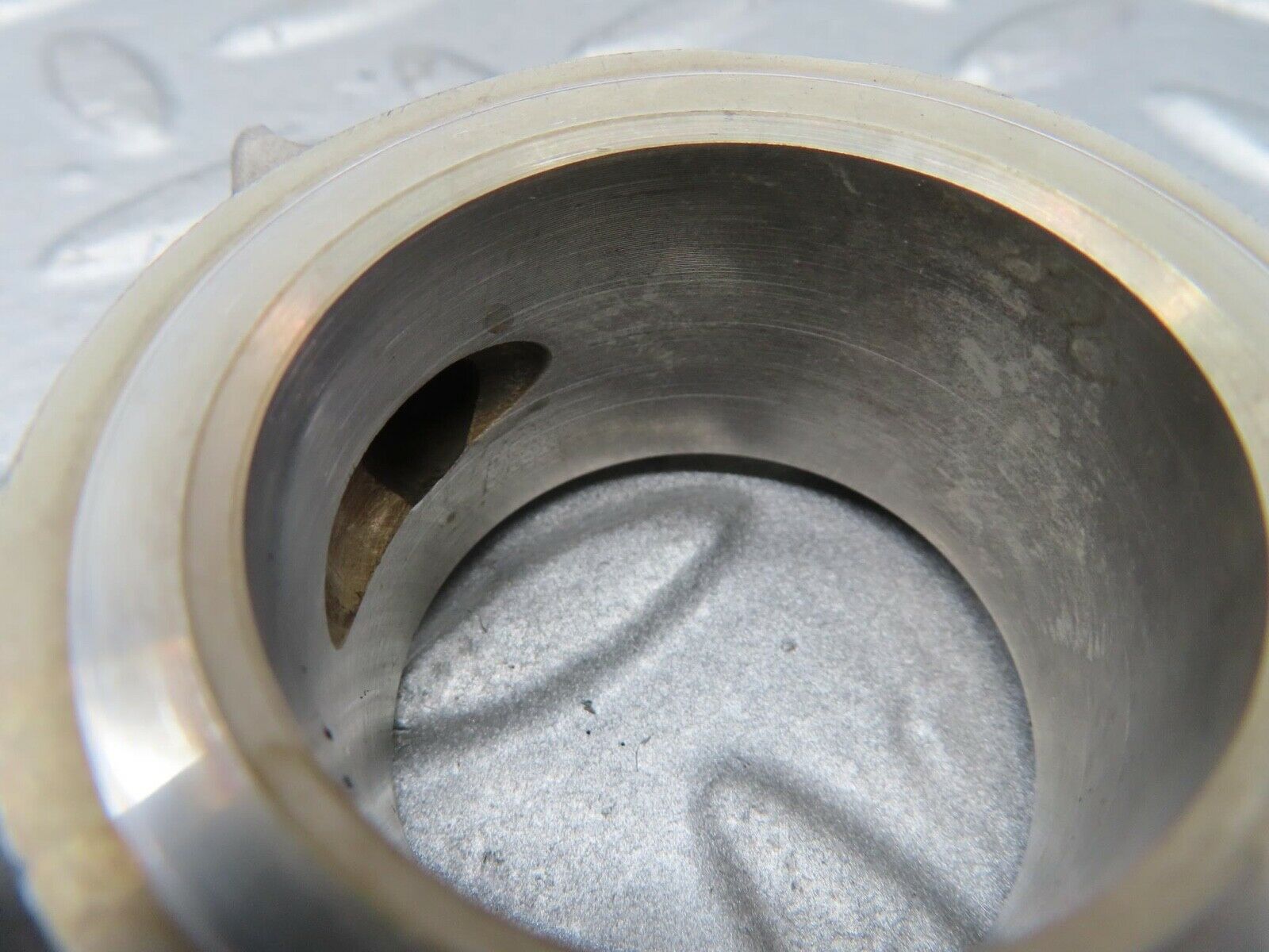 16548 Mercedes-Benz C107 350SLC Coupe Camshaft Tower Bearing 1160511810