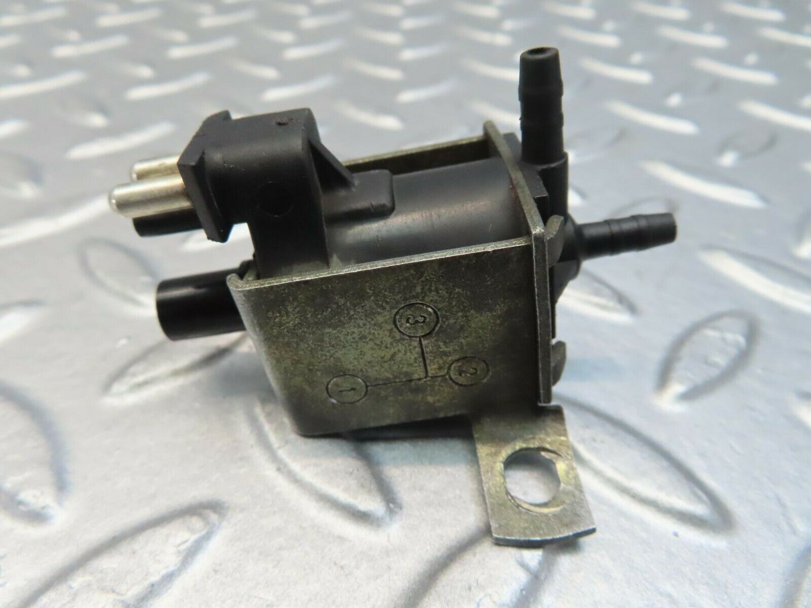 11503 Mercedes-Benz C123 230CE Coupe Vacuum Control Valve Pierburg 0015407097