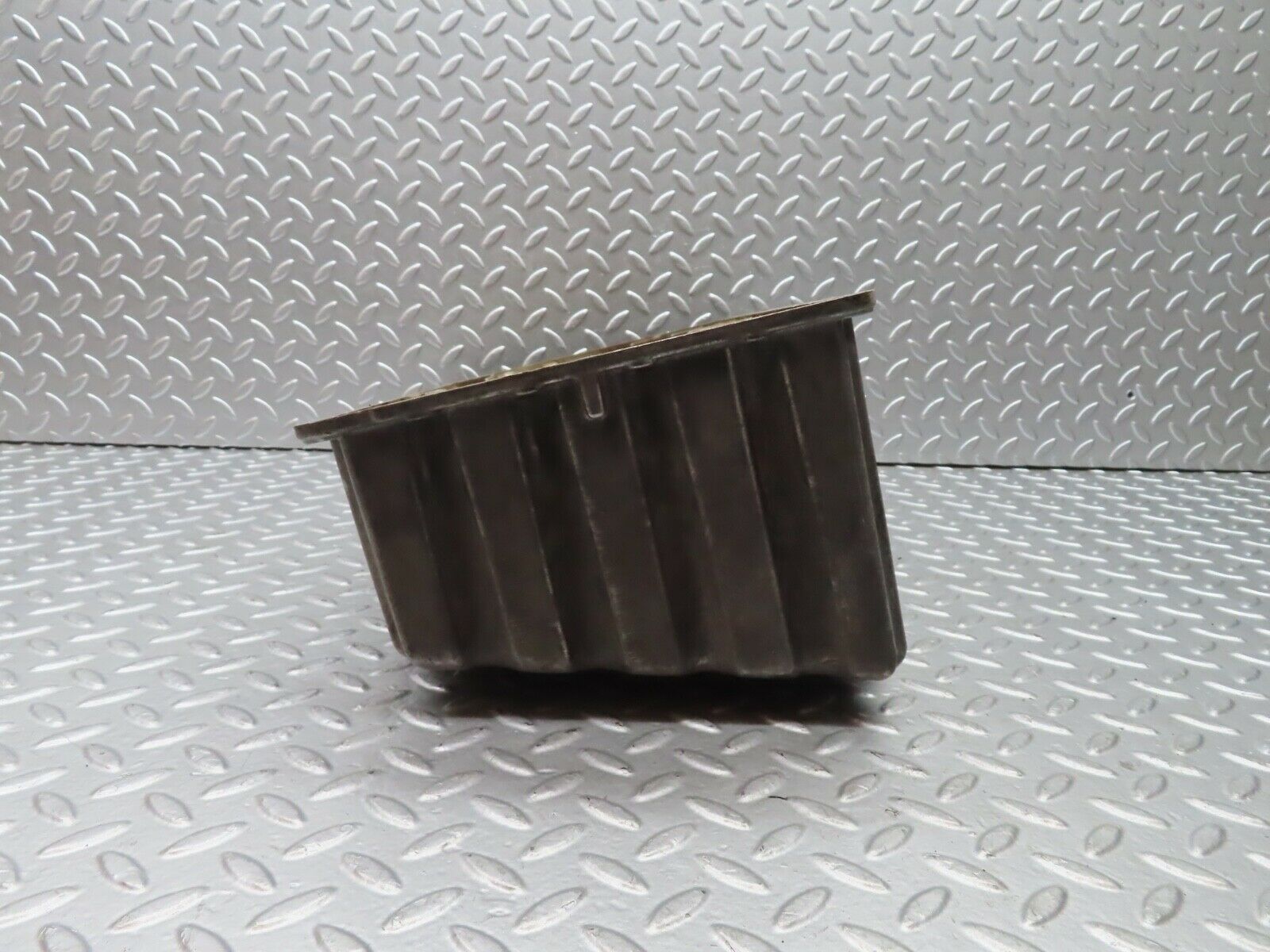 21368 Mercedes-Benz W123 230E Oil Pan Oil Sump 1020141702