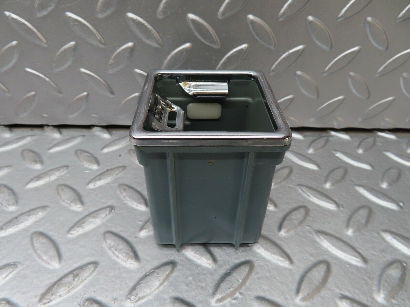 19917 Mercedes-Benz R129 300SL Coupe Centre Console Ashtray Insert